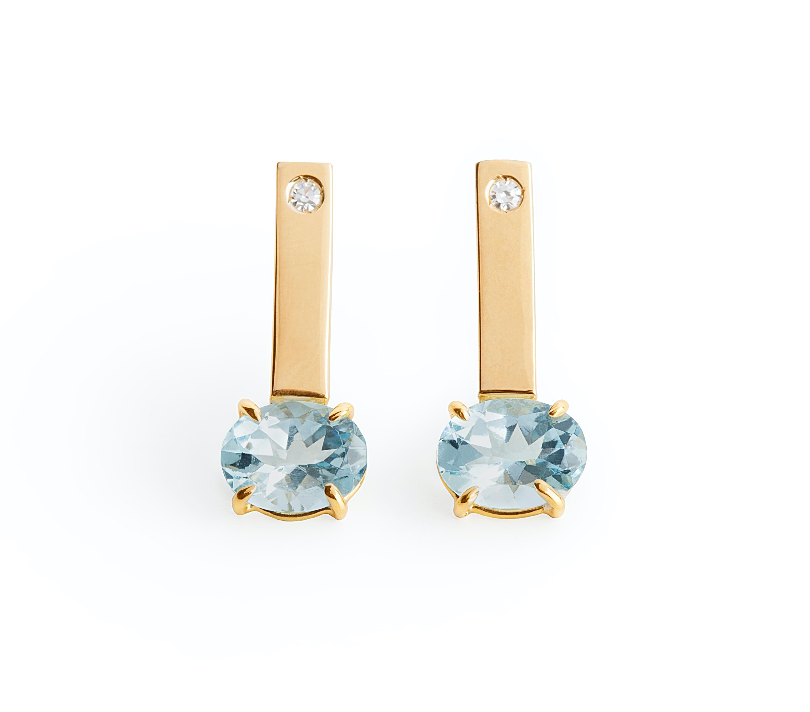 Pendientes de oro de 18 quilates con aguamarina de 4 quilates y diamantes blancos de 0,03 quilates en venta 1