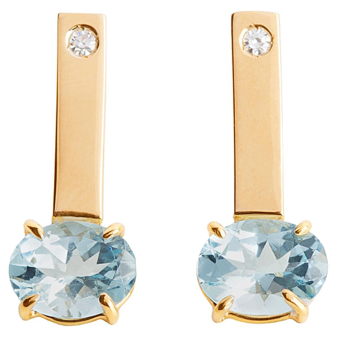 4 Karats Aquamarine 0.03 Karats White Diamonds 18 Karats Gold Stud Earrings