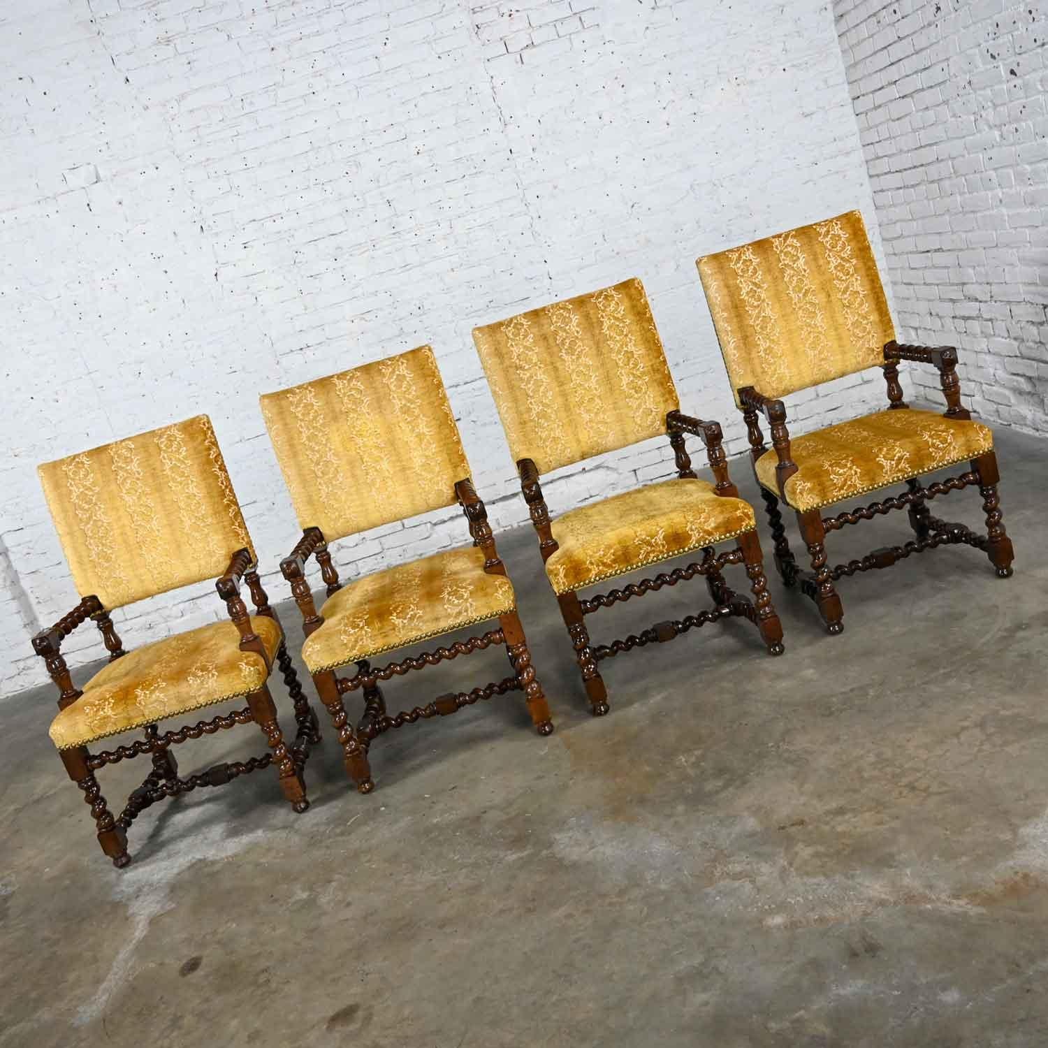 4 große Henredon-Esszimmerstühle im Jacobean-Stil mit geschwungenem Rücken, Barley Twist Gold Chenille (amerikanisch) im Angebot