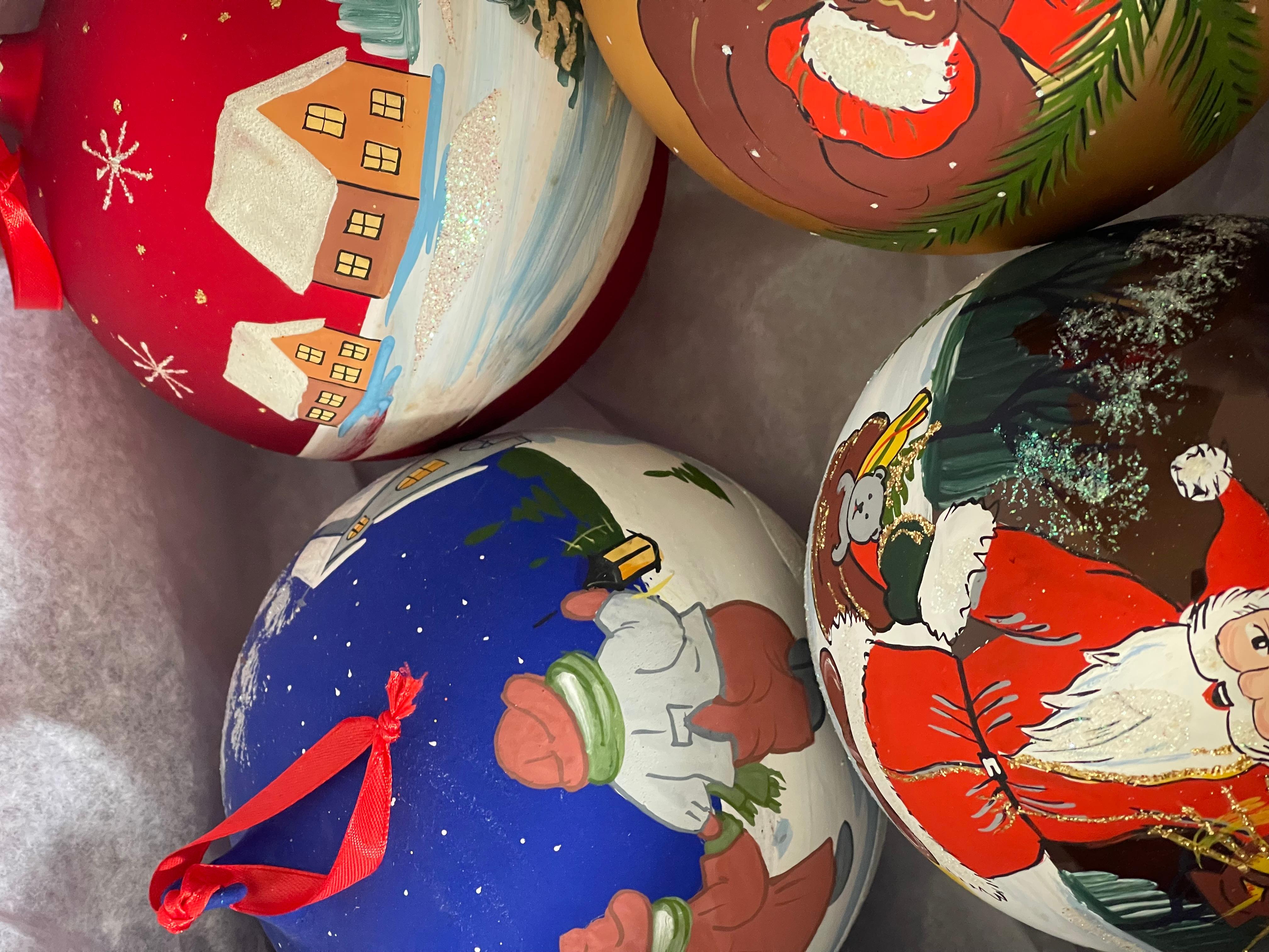 4 Grandes Bolas de Navidad Jumbo de Cristal Europeas Vintage Pintadas a Mano finales del siglo XX en venta