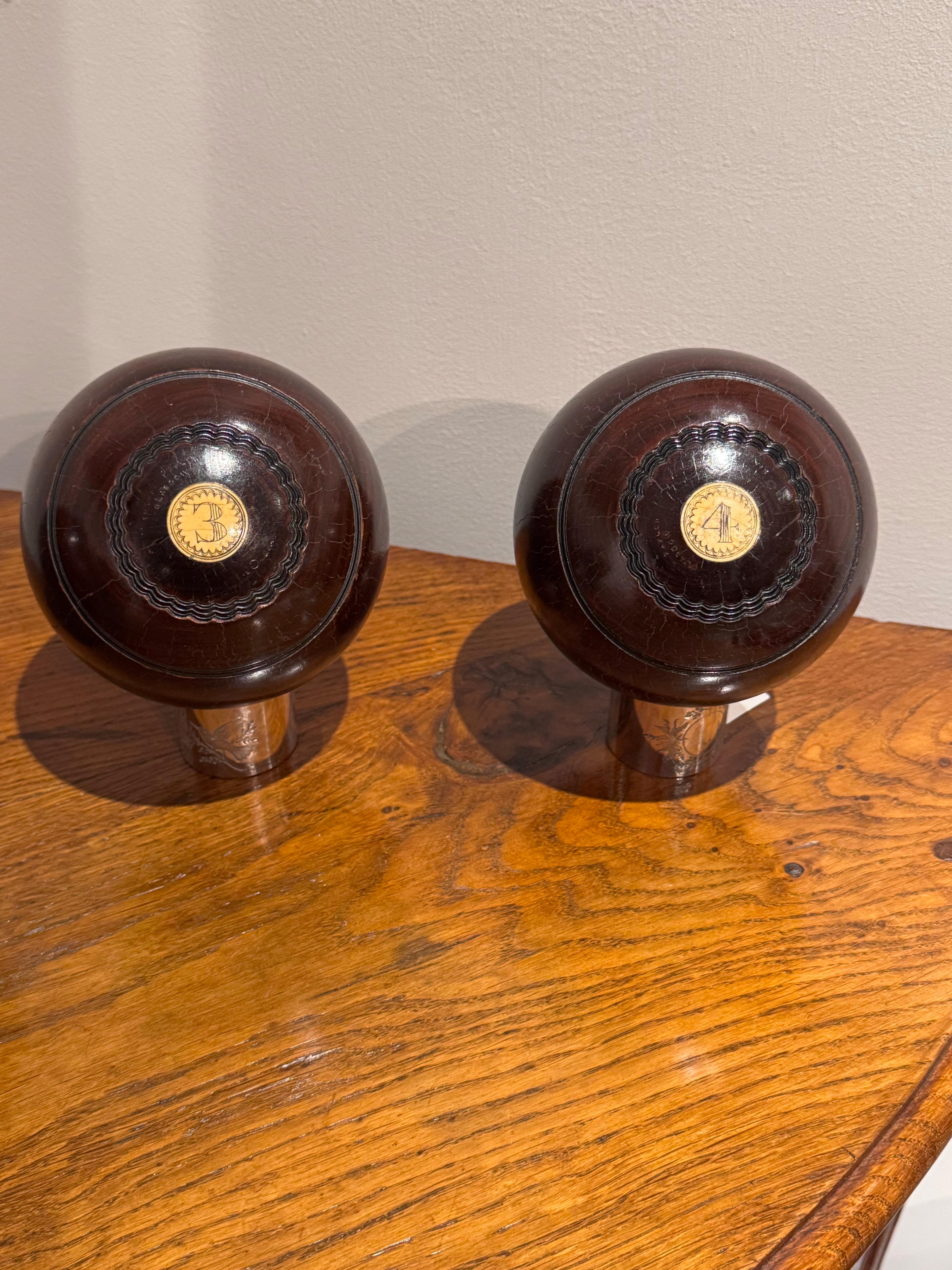 4 Lawn Ball, 19e siècle, chiffres et Monogramme incrustés en Lignum VITA en vente 6