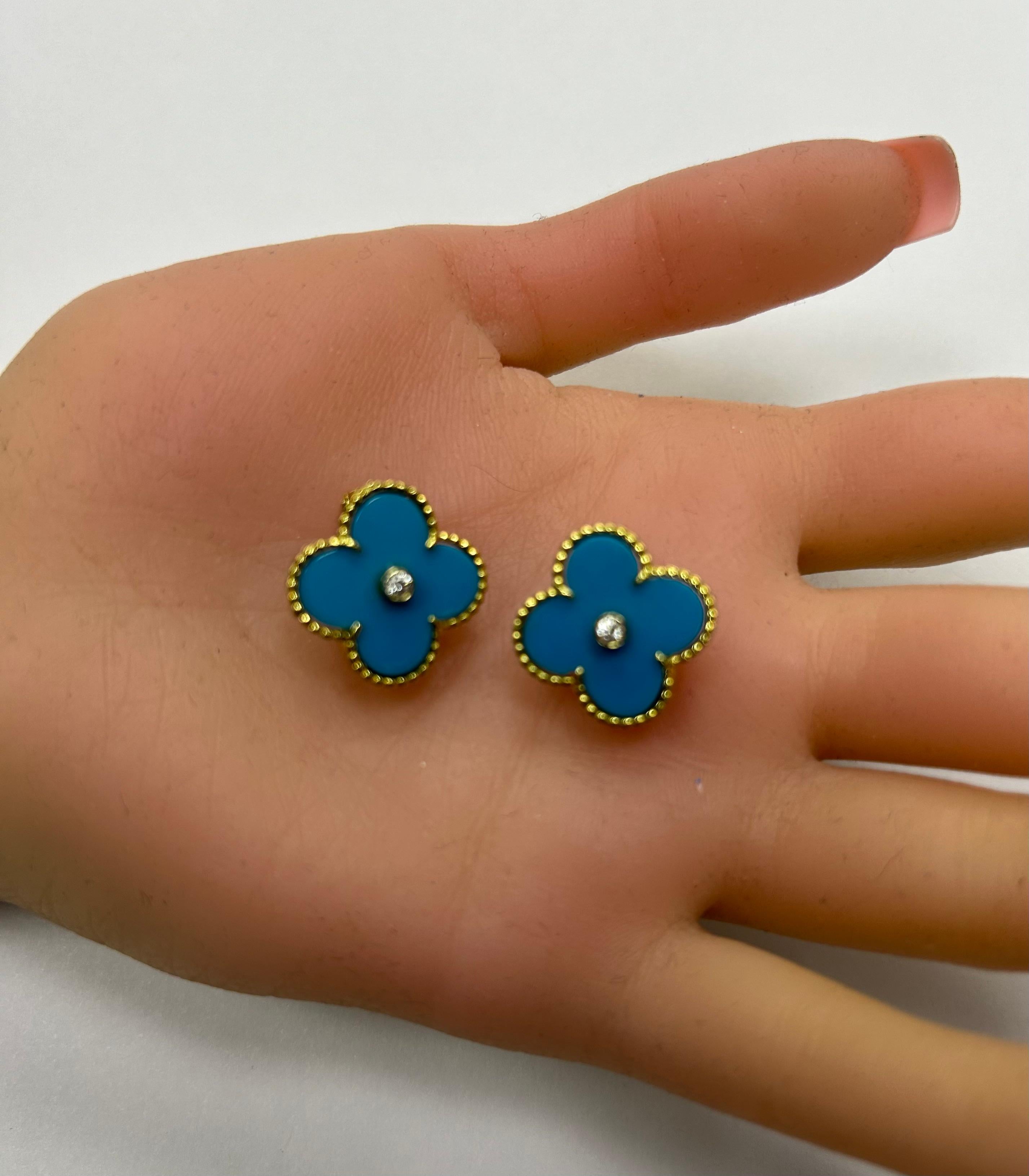4 Leaf Clover 18k YG Turquoise Diamond Ear Clip Earrings In Excellent Condition For Sale In New York, NY