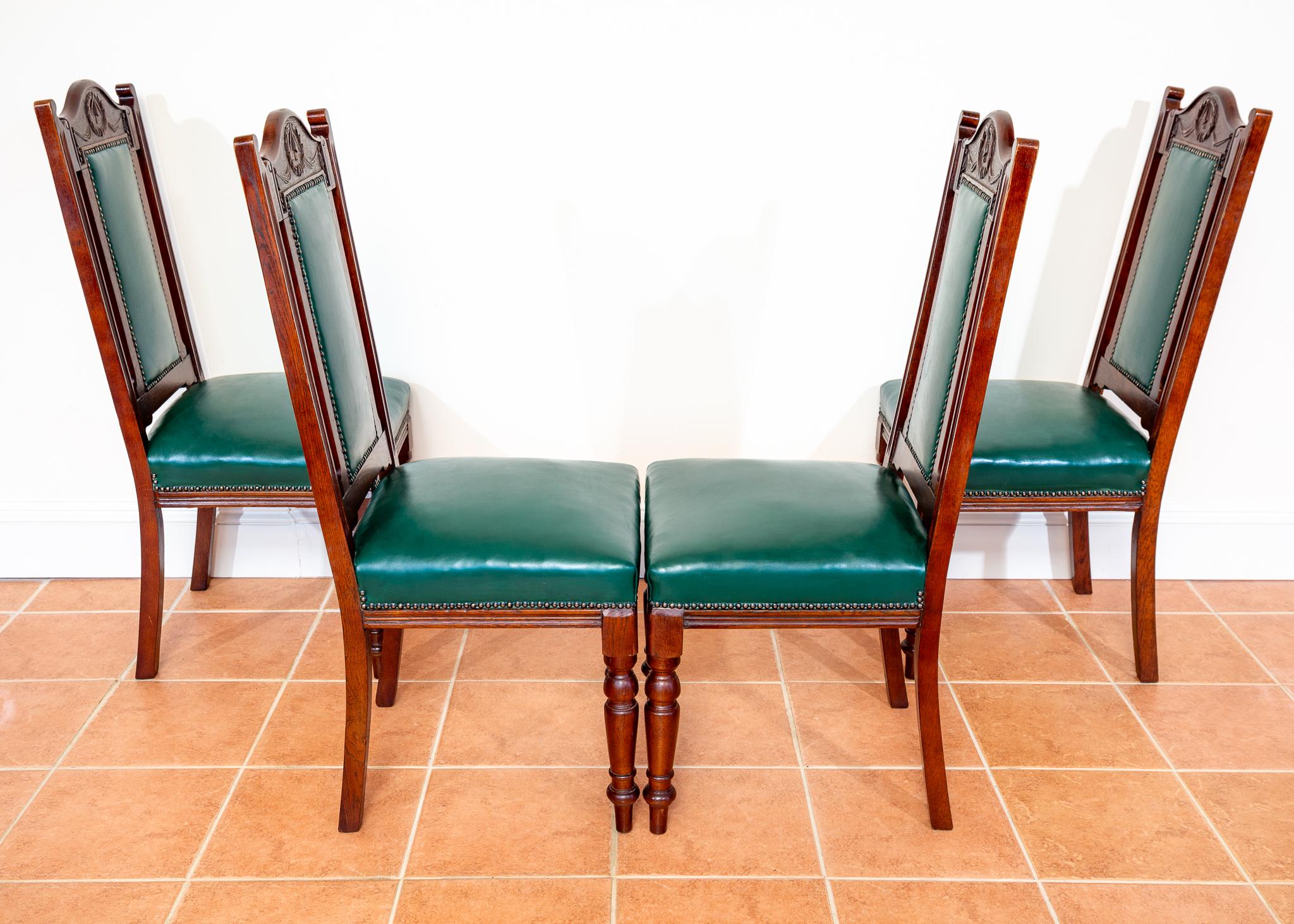 XIXe siècle 4 Chaises de salle à manger en cuir Oak Country House Regency Style Racing Green Baronial en vente