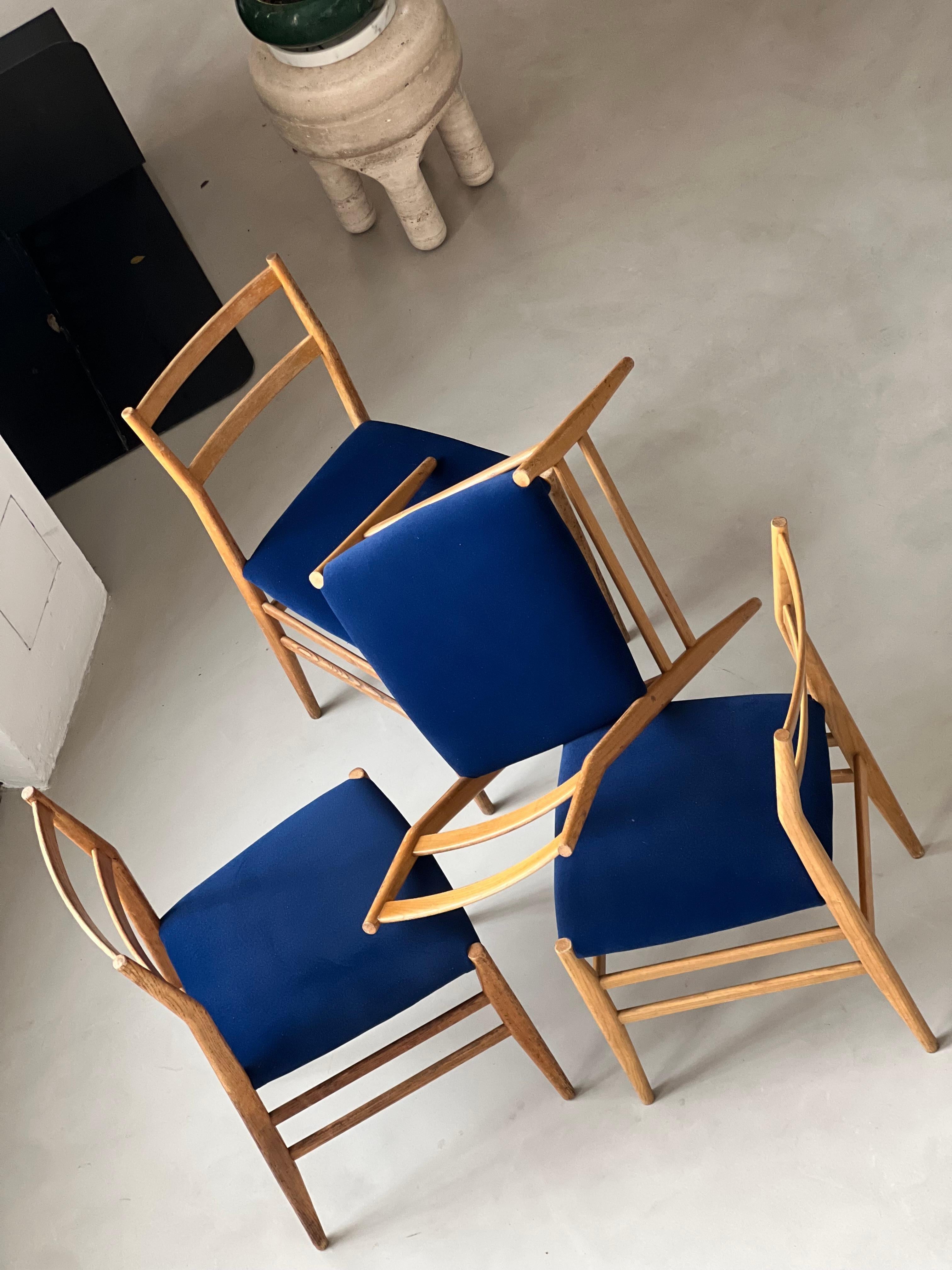 Late 20th Century 4 Leggera Mid Century Dining Chair by Gio Ponti for Cassina For Sale
