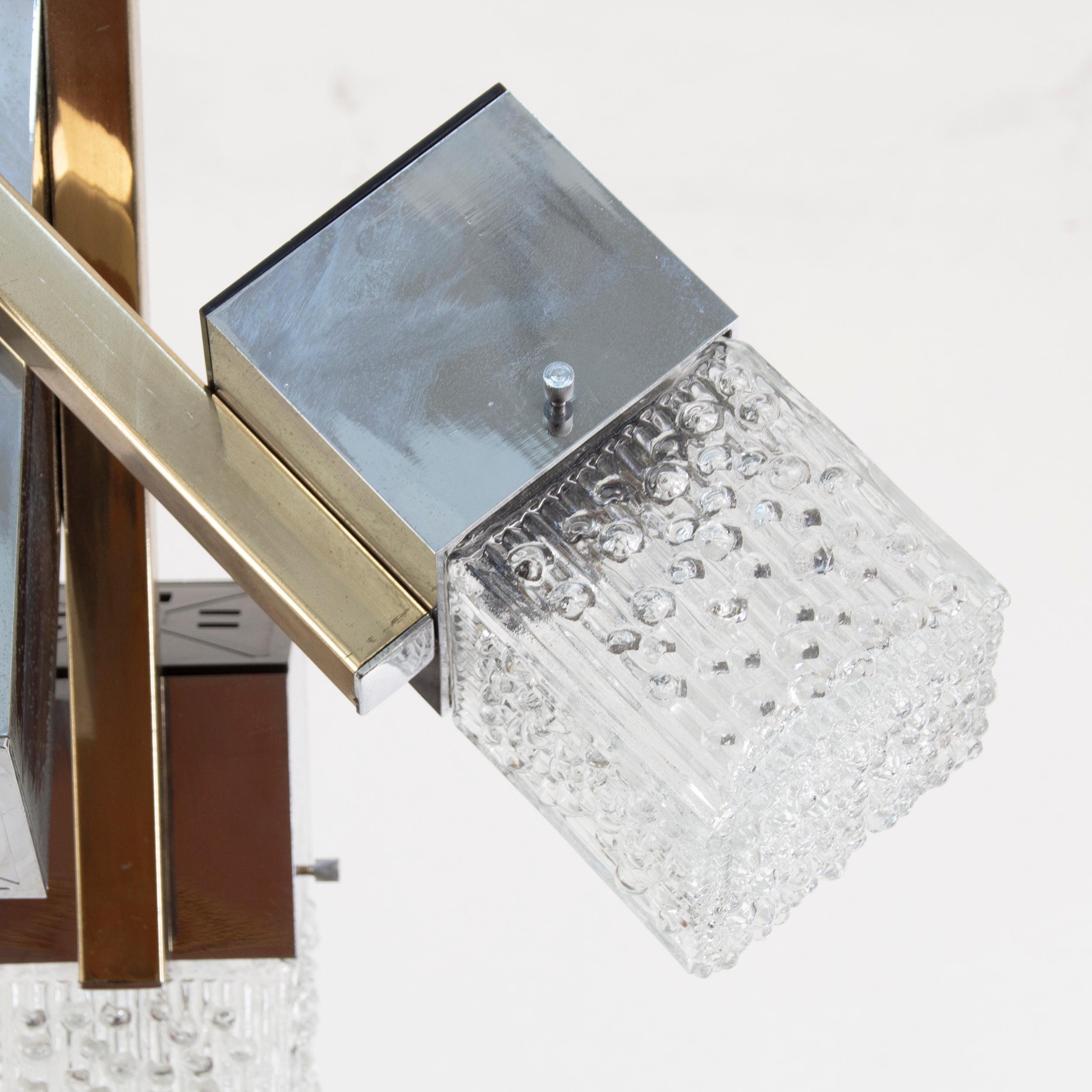 20ième siècle Lustre à 4 lumières avec cubes en verre, métal chromé et structure géométrique, 1970 en vente