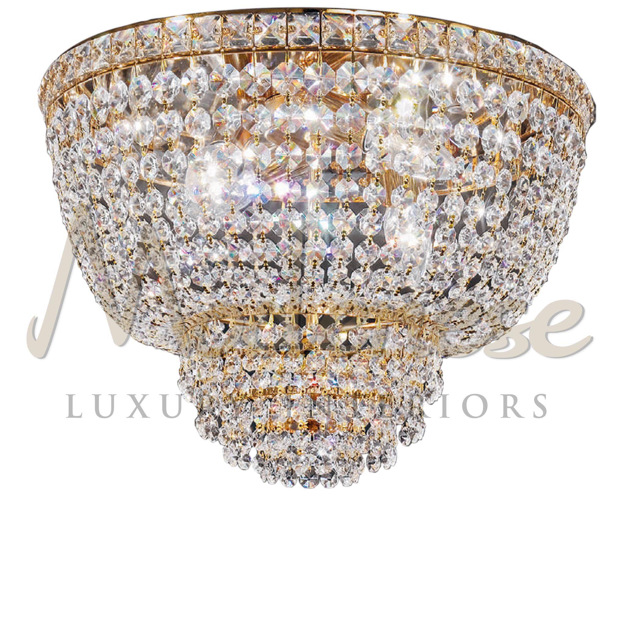 Die Modenese Gastone Luxury Interiors sind Kunstwerke, die dank ihrer 24-karätigen Vergoldung und der Kristalle jedem Raum sofort Eleganz und Luxus verleihen. Dieses Modell benötigt 4 einzelne E14-Schraubglühbirnen (max. 40Watt).
 