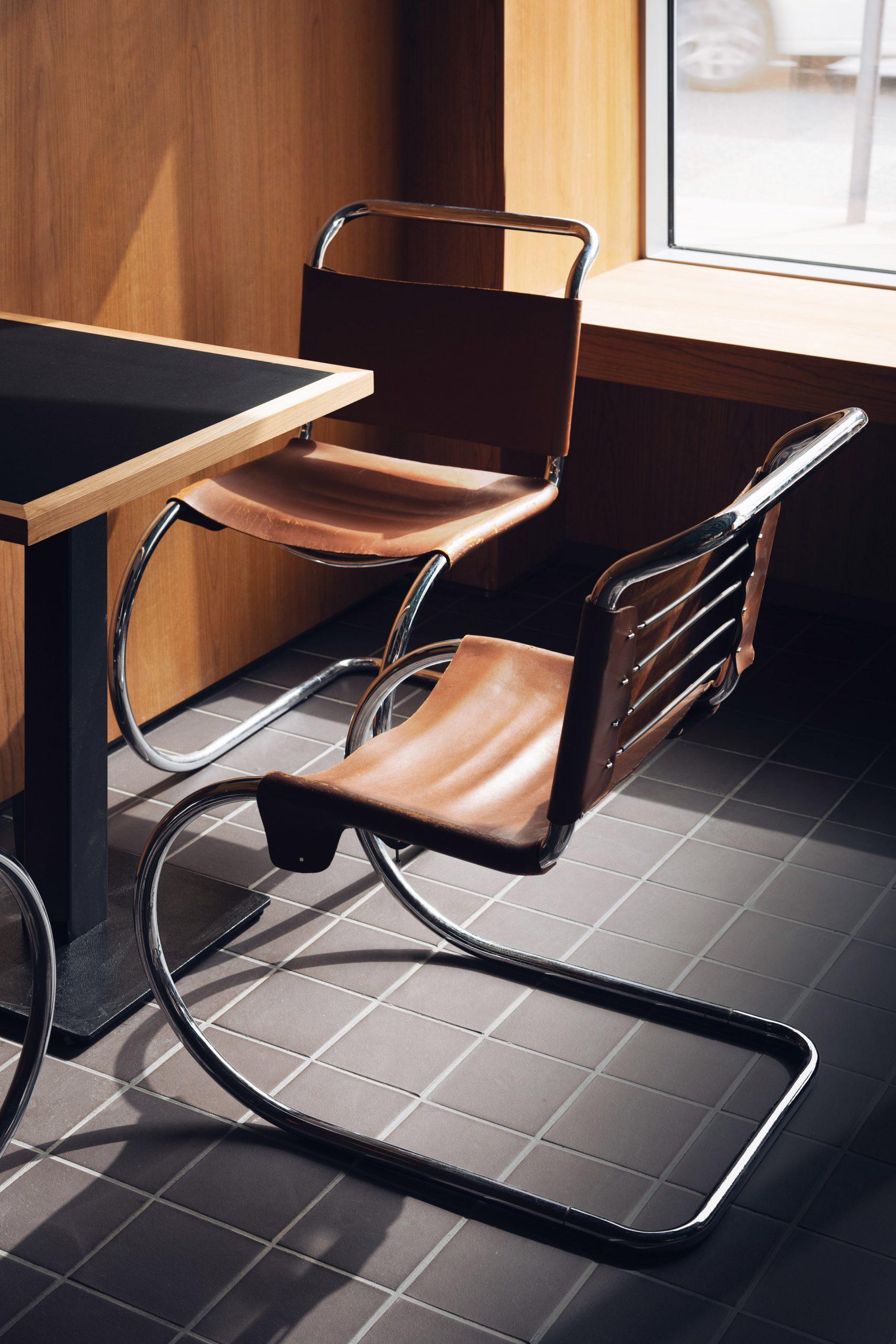 Mid-Century Modern 4 chaises de salle à manger Mr10 Ludwig Mies van der Rohe des années 1960 Knoll International  en vente
