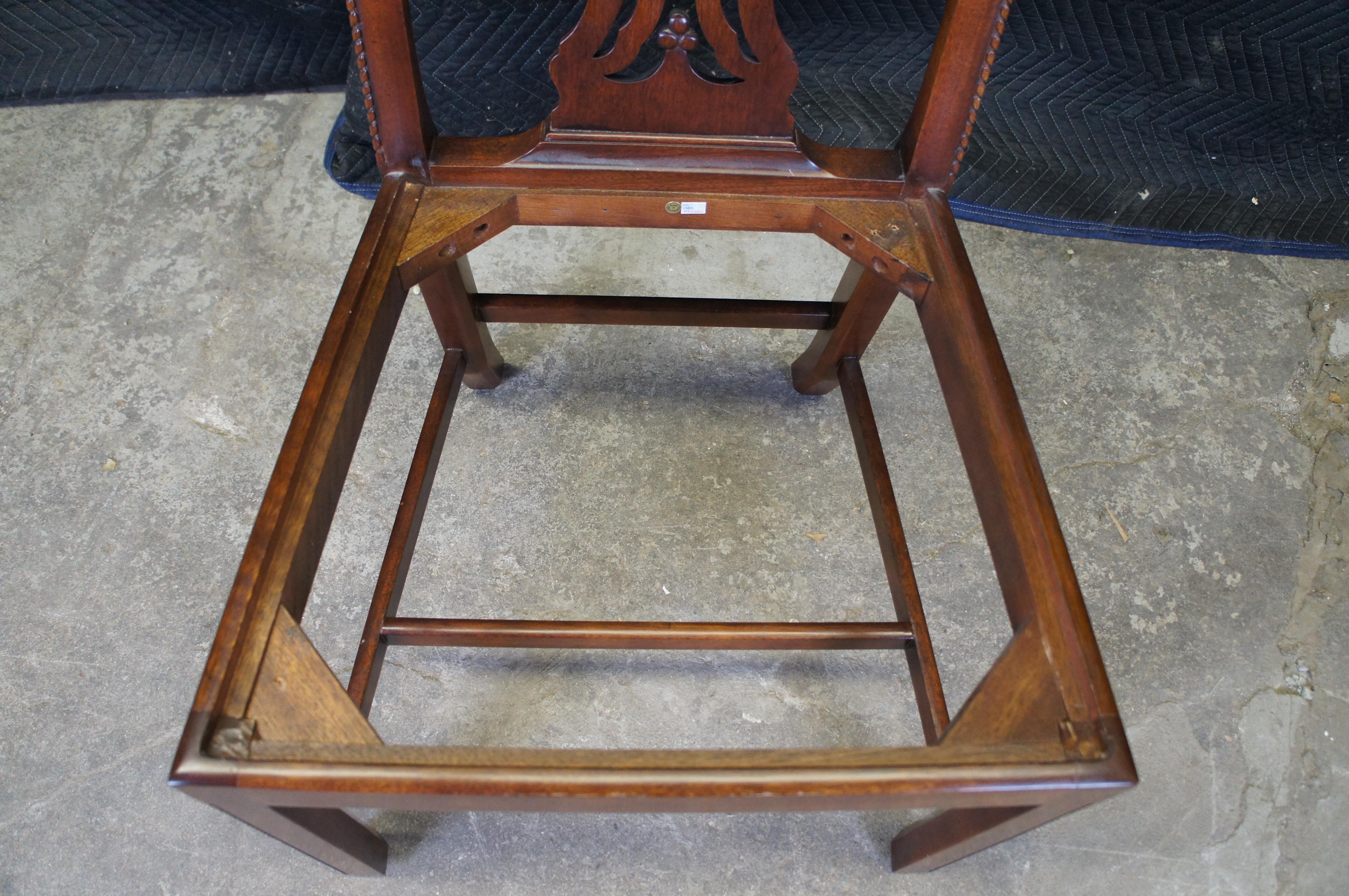 4 sedie da pranzo in mogano Maitland Smith Chippendale Regency con sedute in seta in vendita 2
