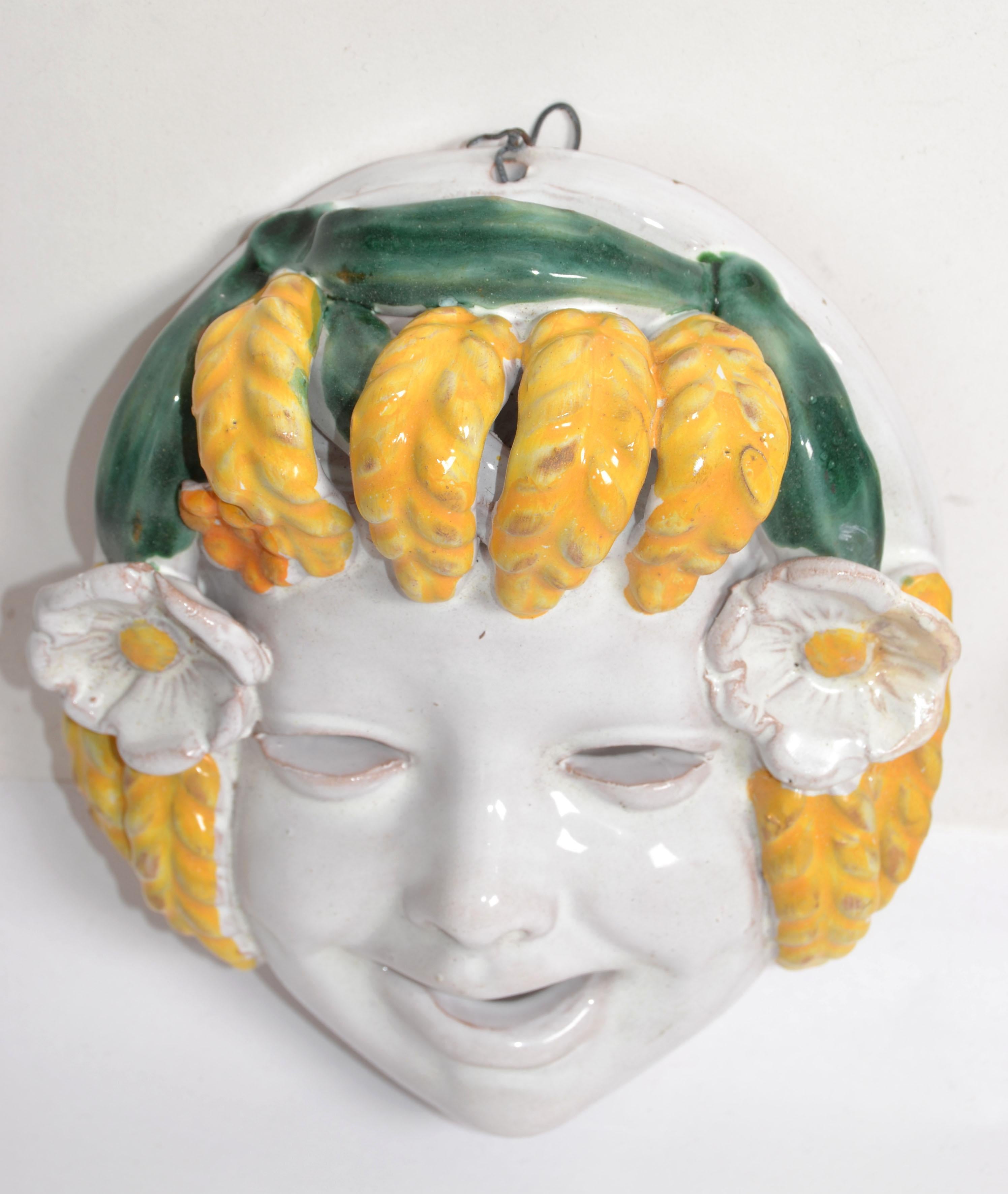 4 Marked Vintage Majolica Ceramic Pottery Wall Masks Italy Cottura Hand Painted  In Good Condition For Sale In Miami, FL