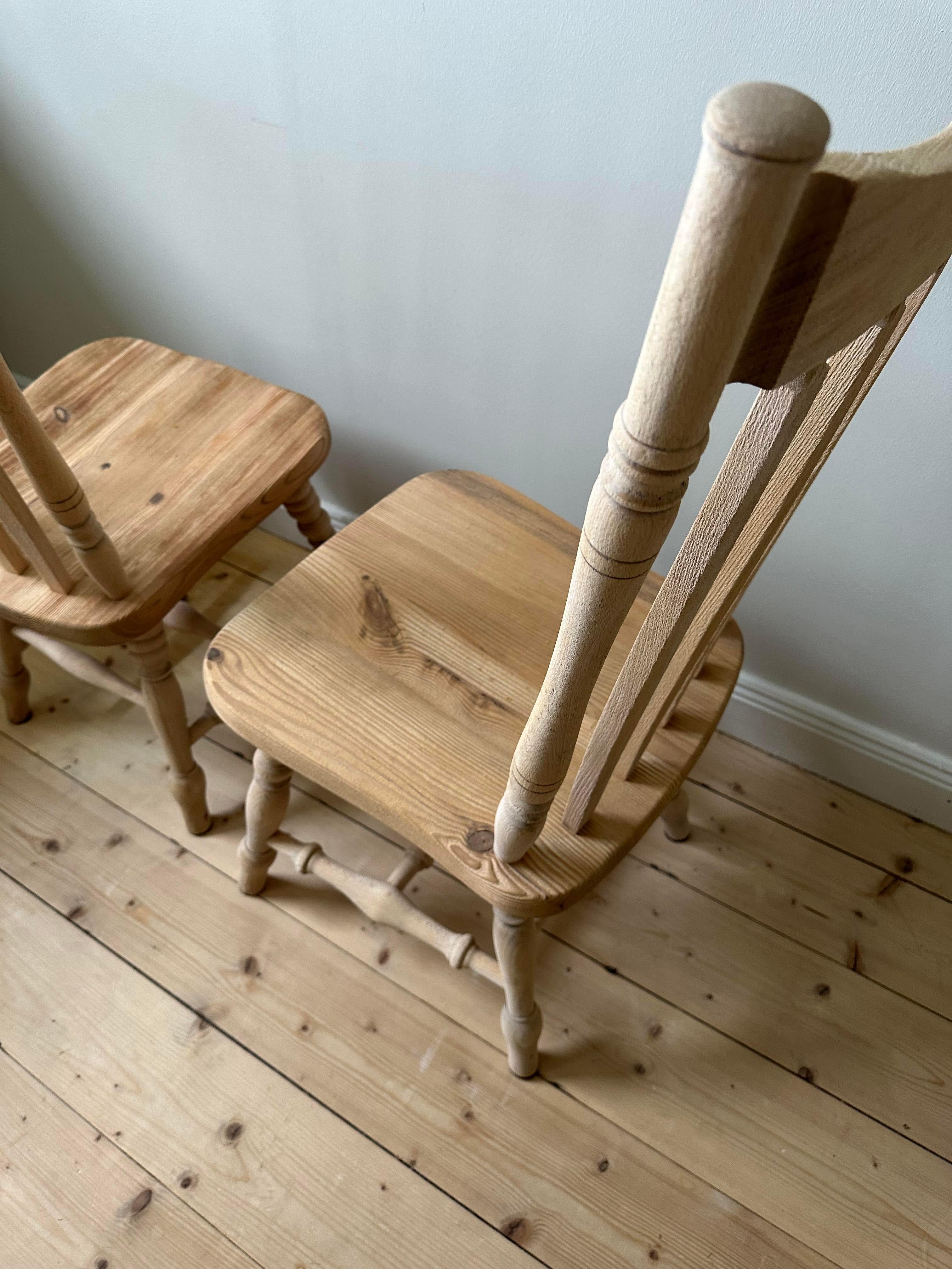 Mid-20th Century 4 massive pine chairs  For Sale