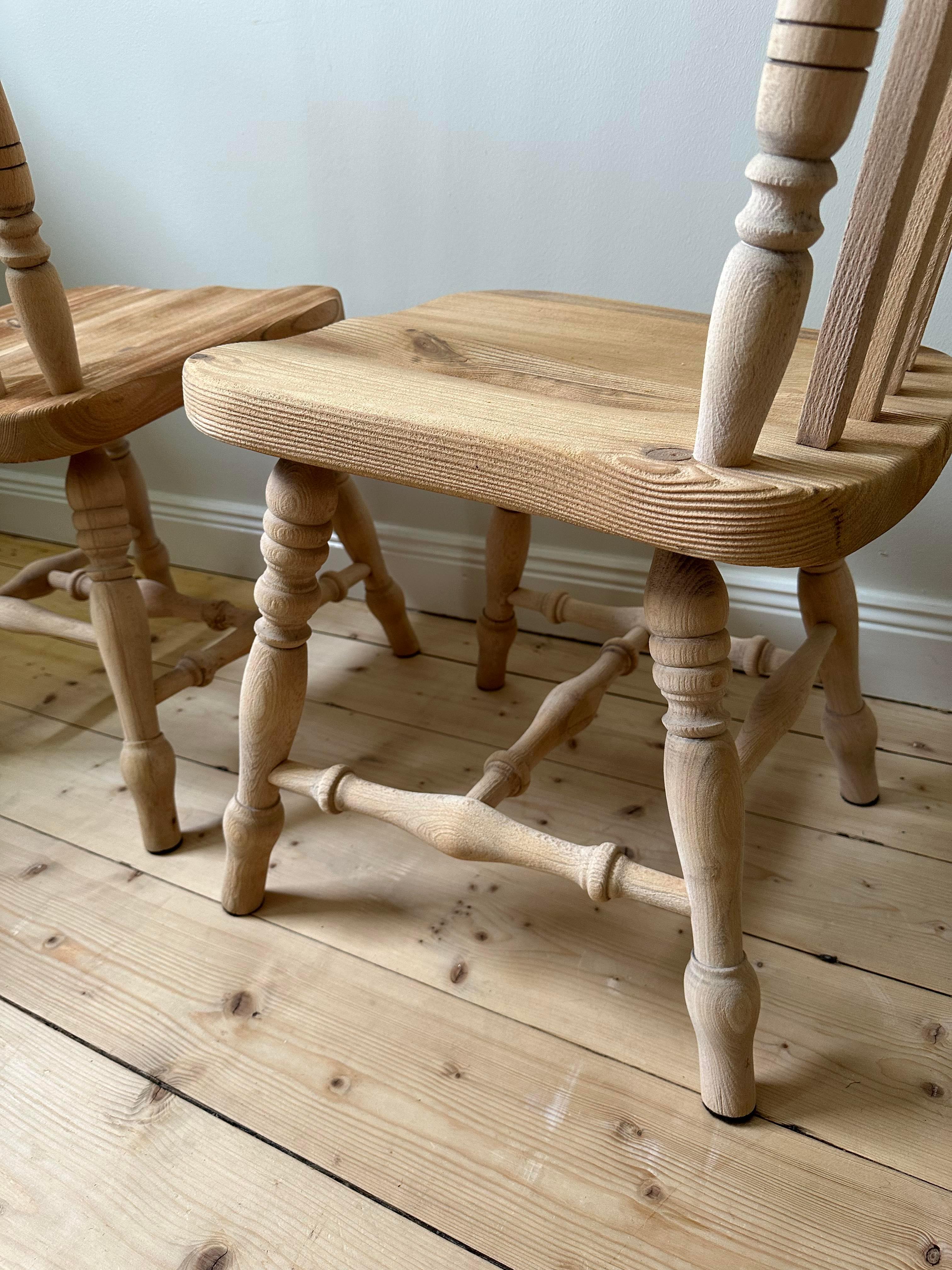 Pine 4 massive pine chairs  For Sale