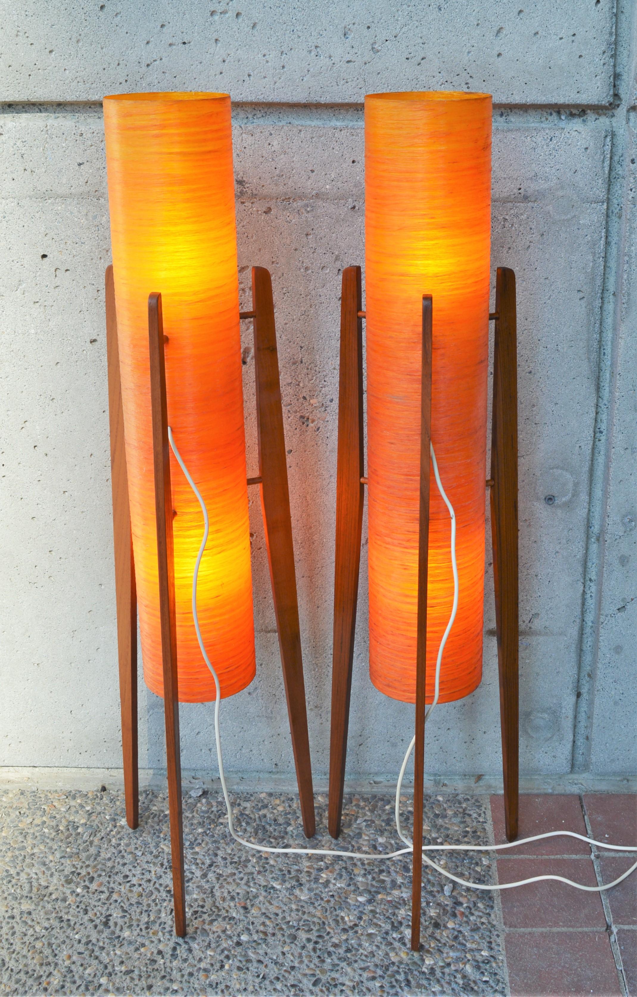 2 MCM Teak Tripod Floor Lamps W/ Orange Fiberglass Shades-by Sir Terence Conran In Good Condition In New Westminster, British Columbia