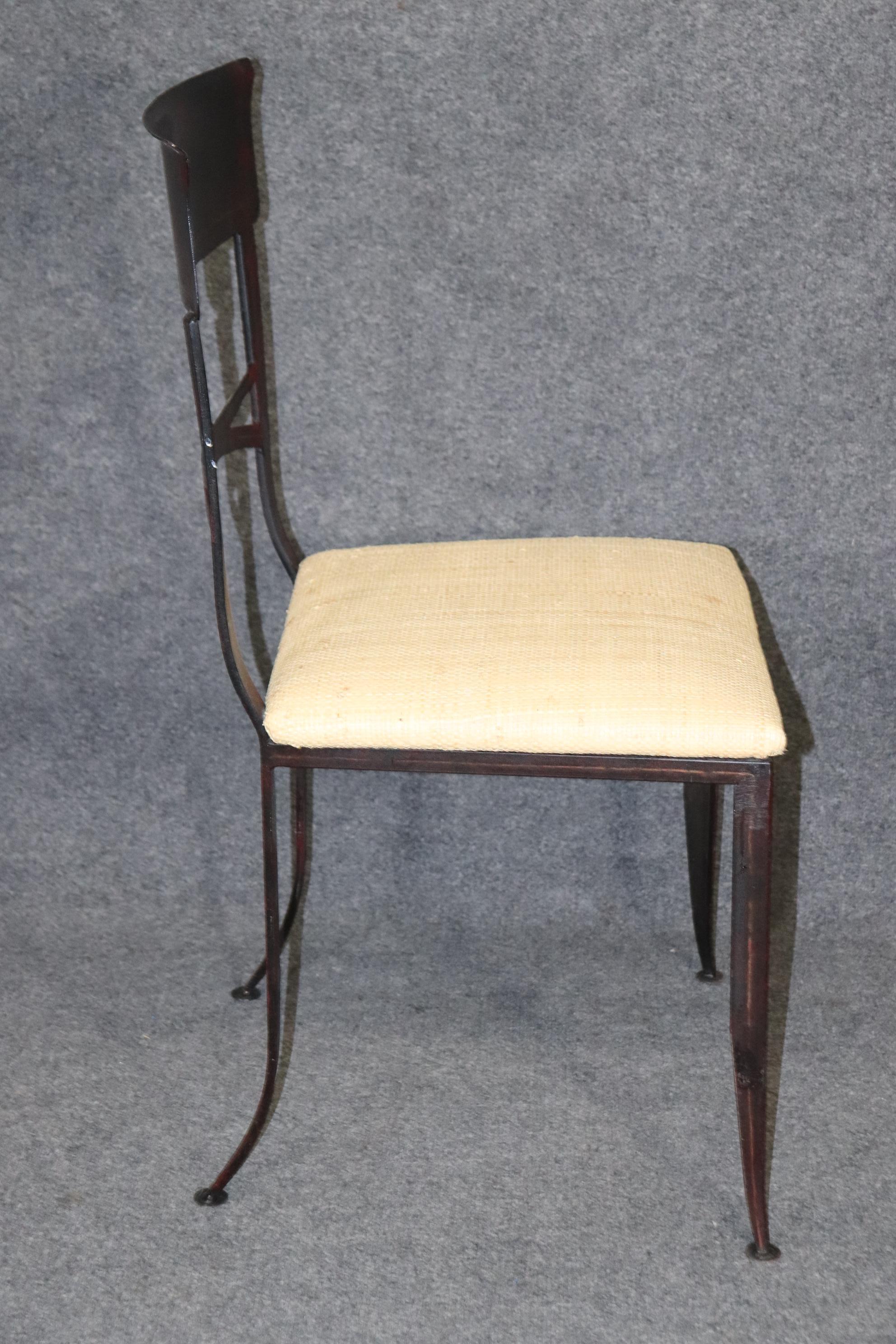 20ième siècle 4 chaises de salle à manger Regency en métal de style Maitland Smith  en vente