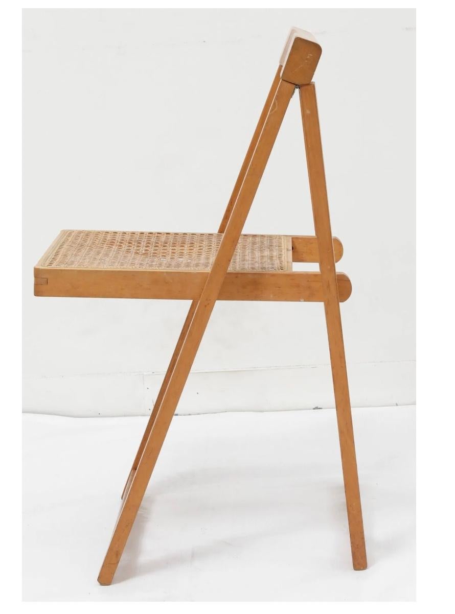 4 Blonder klappbarer Holzstuhl mit Schilfrohrsitz aus der Mitte des Jahrhunderts von Aldo Jacober (Moderne der Mitte des Jahrhunderts) im Angebot