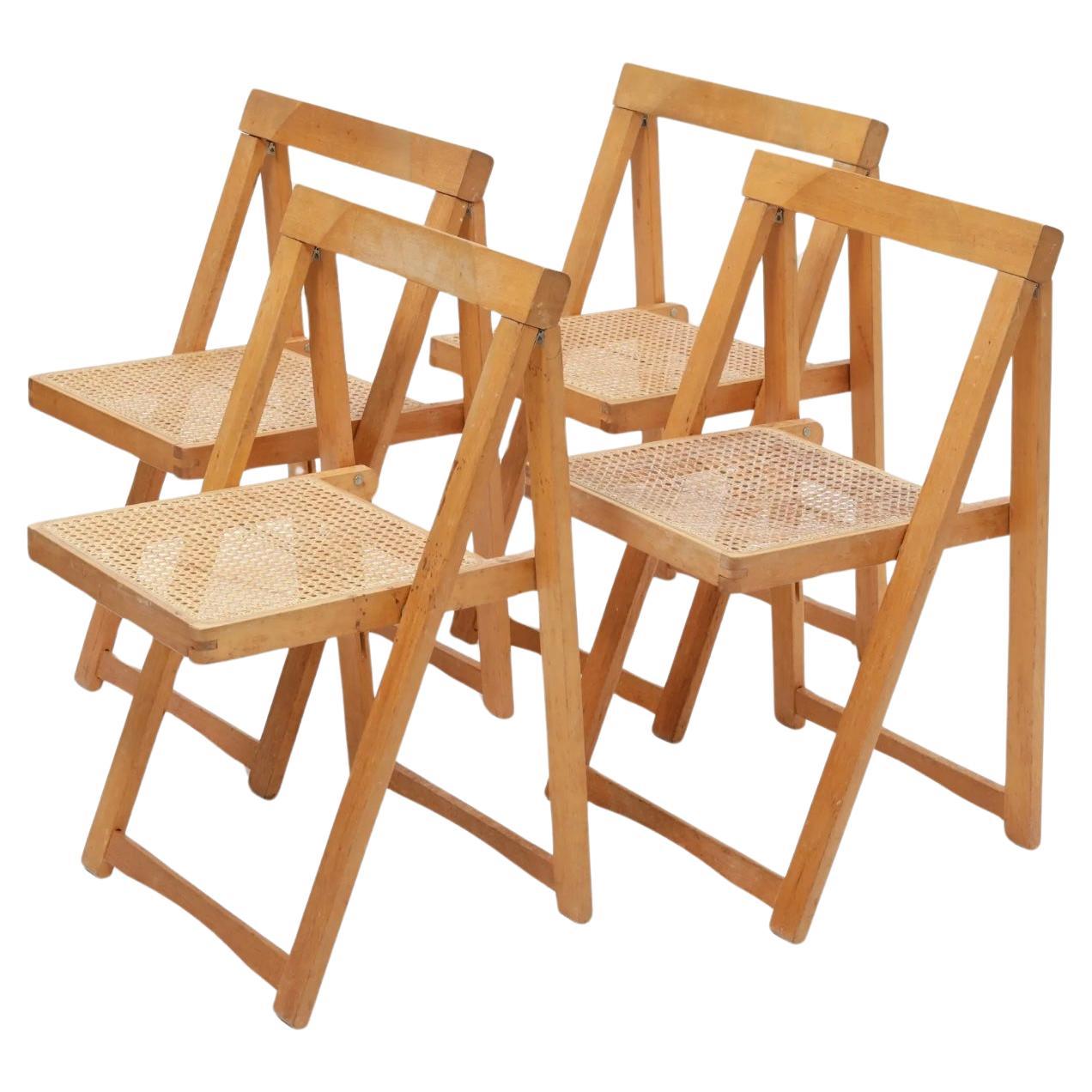 4 Blonder klappbarer Holzstuhl mit Schilfrohrsitz aus der Mitte des Jahrhunderts von Aldo Jacober im Angebot