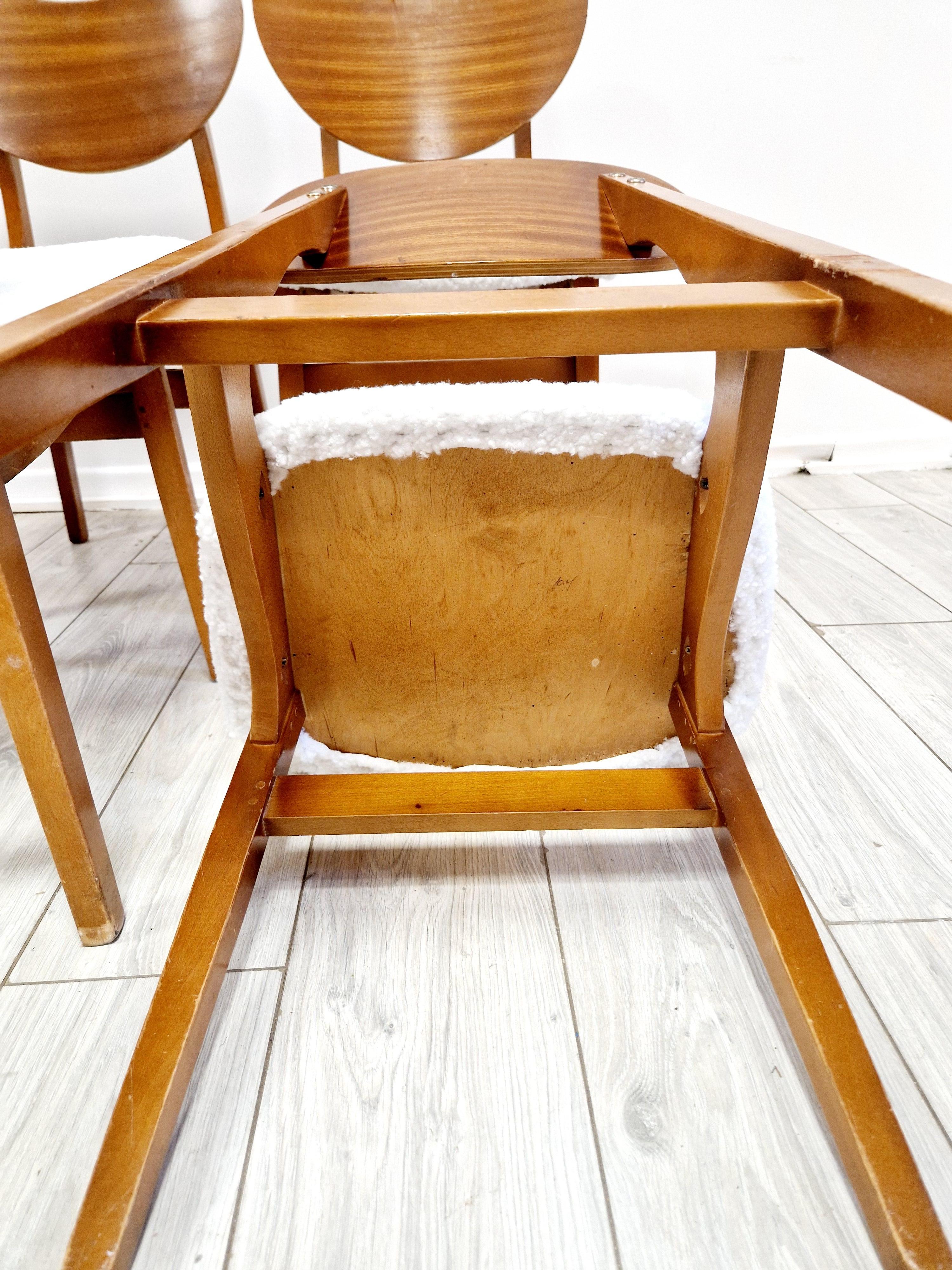 20ième siècle 4 Chaises de salle à manger mi-siècle à dossier papillon en vente