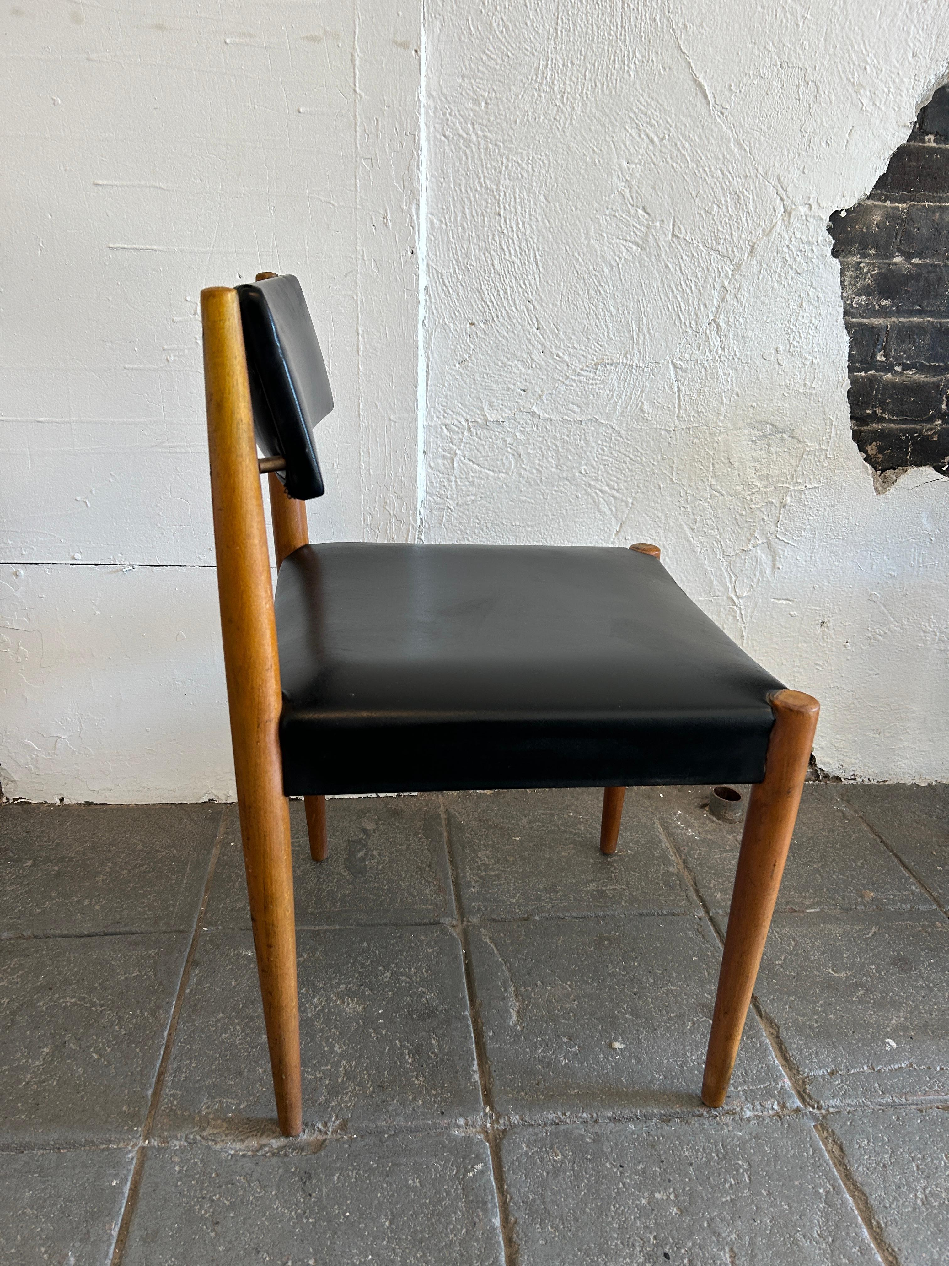 4 Mid Century Danish Modern Dining Chairs Black Vinyl Birch Wood In Good Condition In BROOKLYN, NY