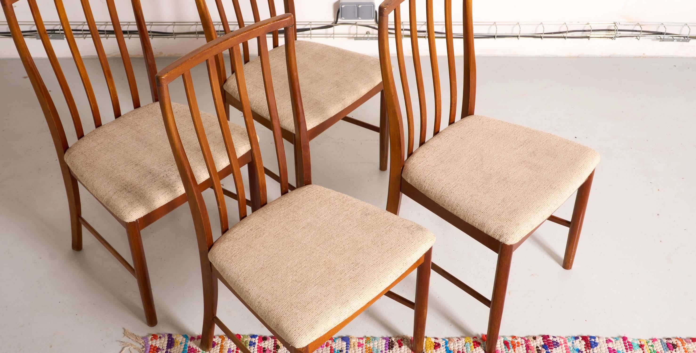 4 Mid Century MCintosh dining chairs, Scandinavian style In Fair Condition For Sale In BRUNOY, FR