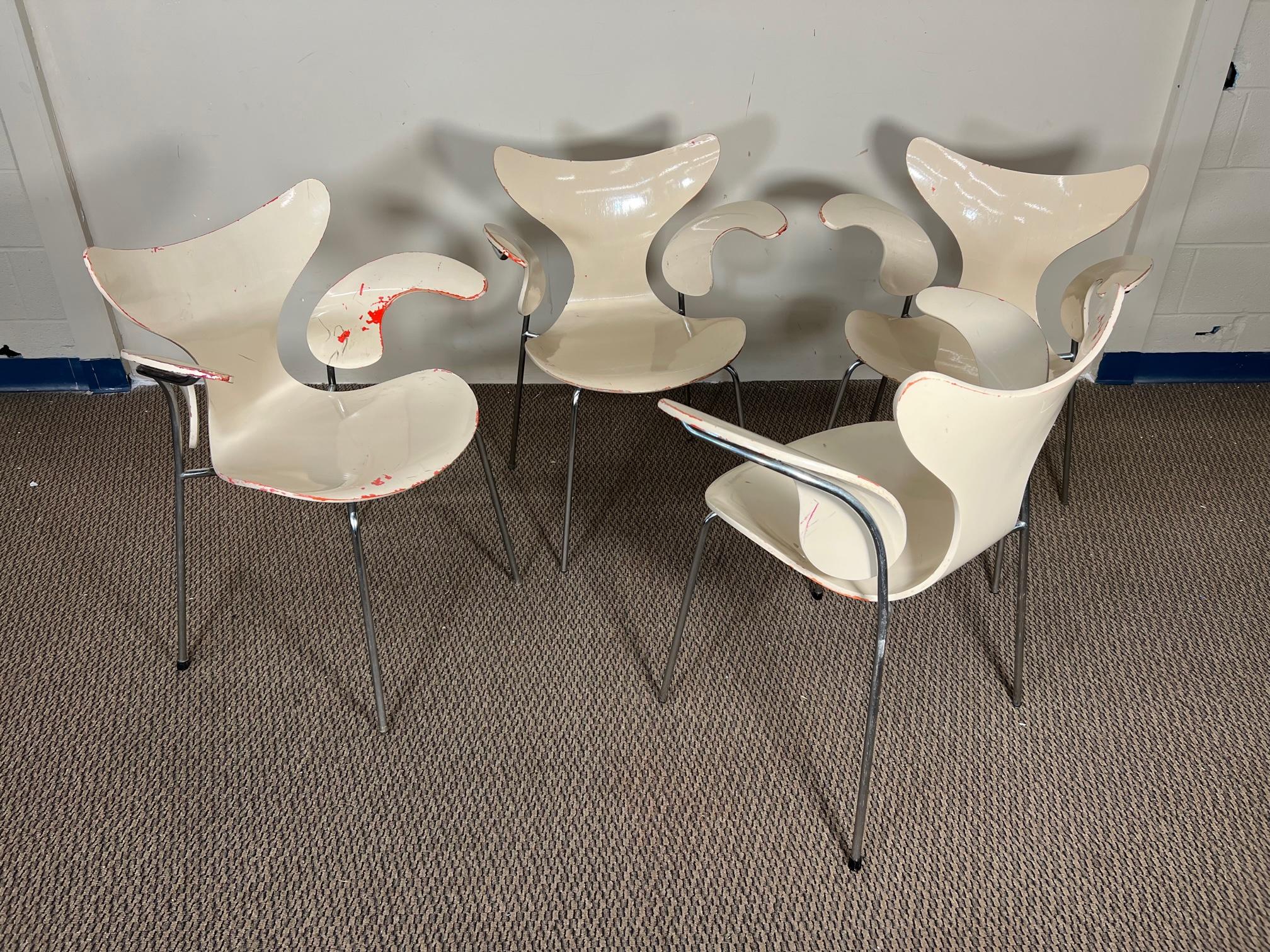 4 Mid-Century Modern Danish Chairs Arne Jacobsen for Fritz Hansen Seagull Chairs 5