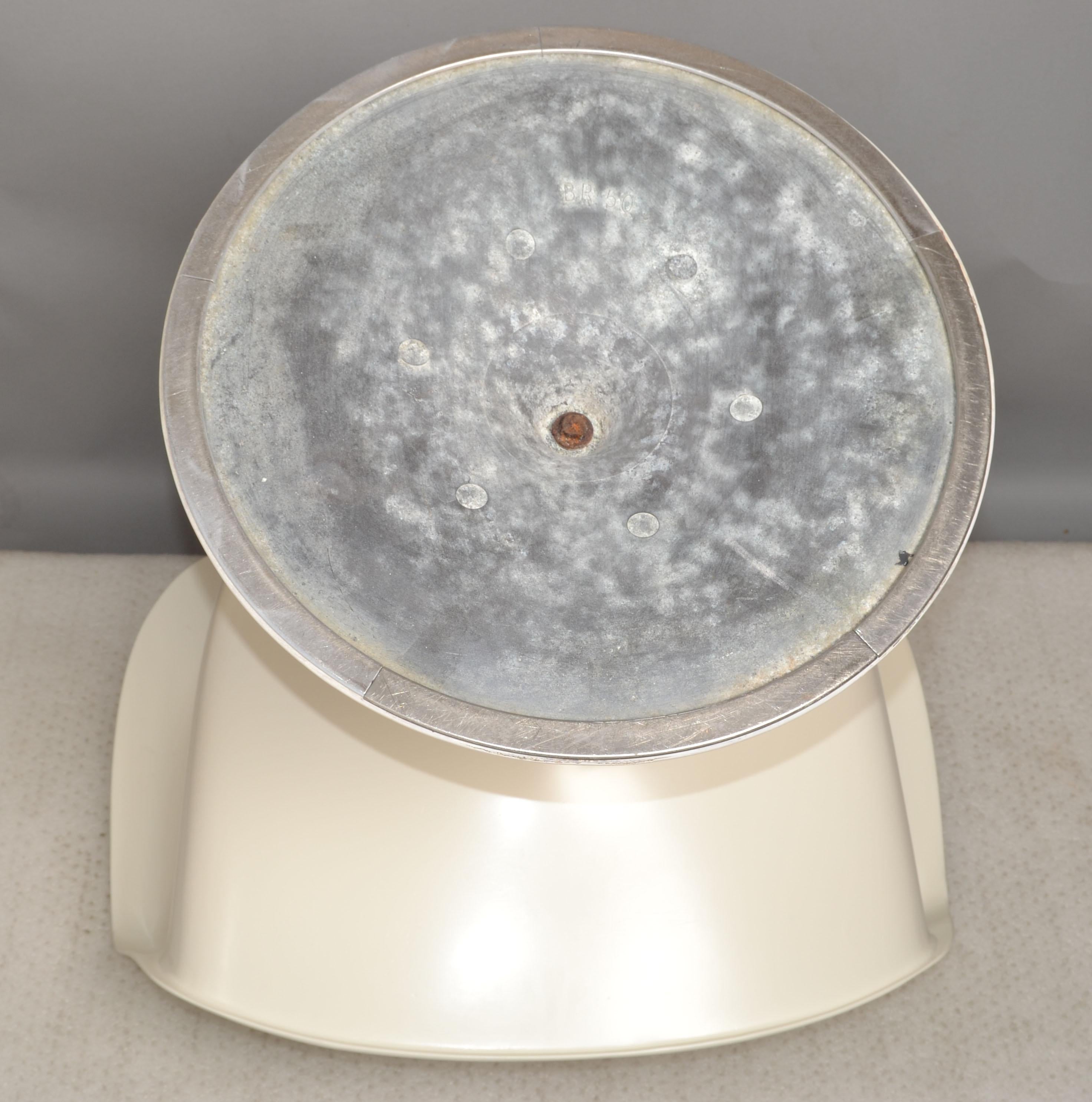 4 Sedia da pranzo girevole Tulip di Eero Saarinen per Knoll, stile metà secolo. in vendita 5