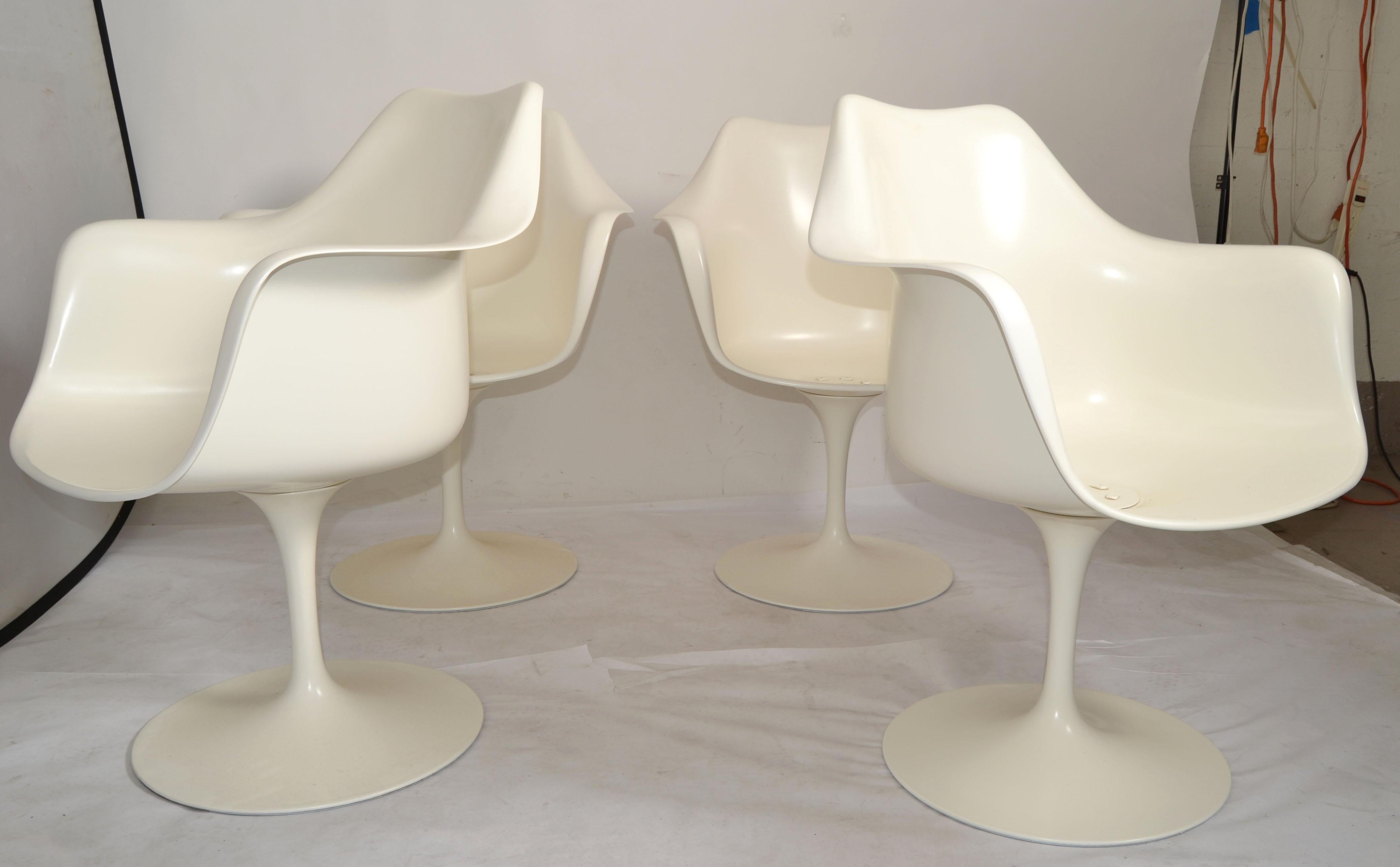 Mid-Century moderno 4 Sedia da pranzo girevole Tulip di Eero Saarinen per Knoll, stile metà secolo. in vendita