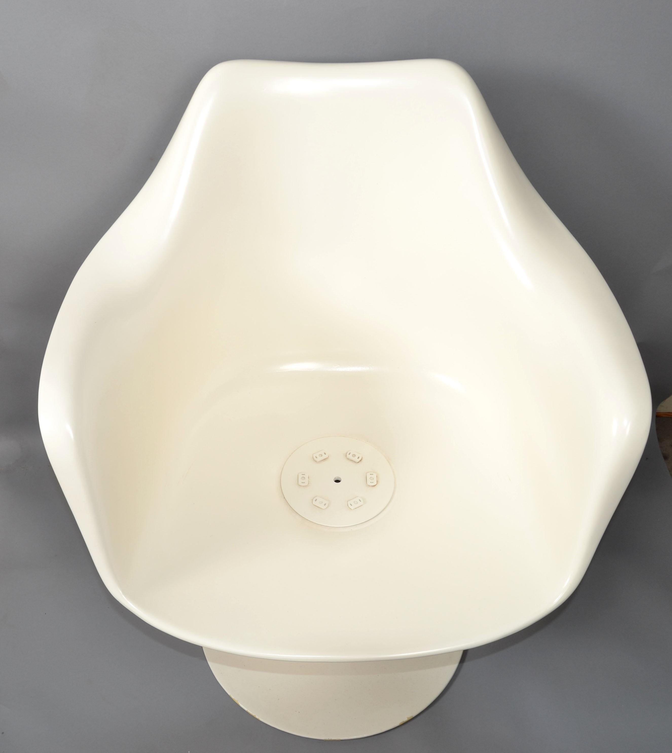 4 Sedia da pranzo girevole Tulip di Eero Saarinen per Knoll, stile metà secolo. in vendita 1