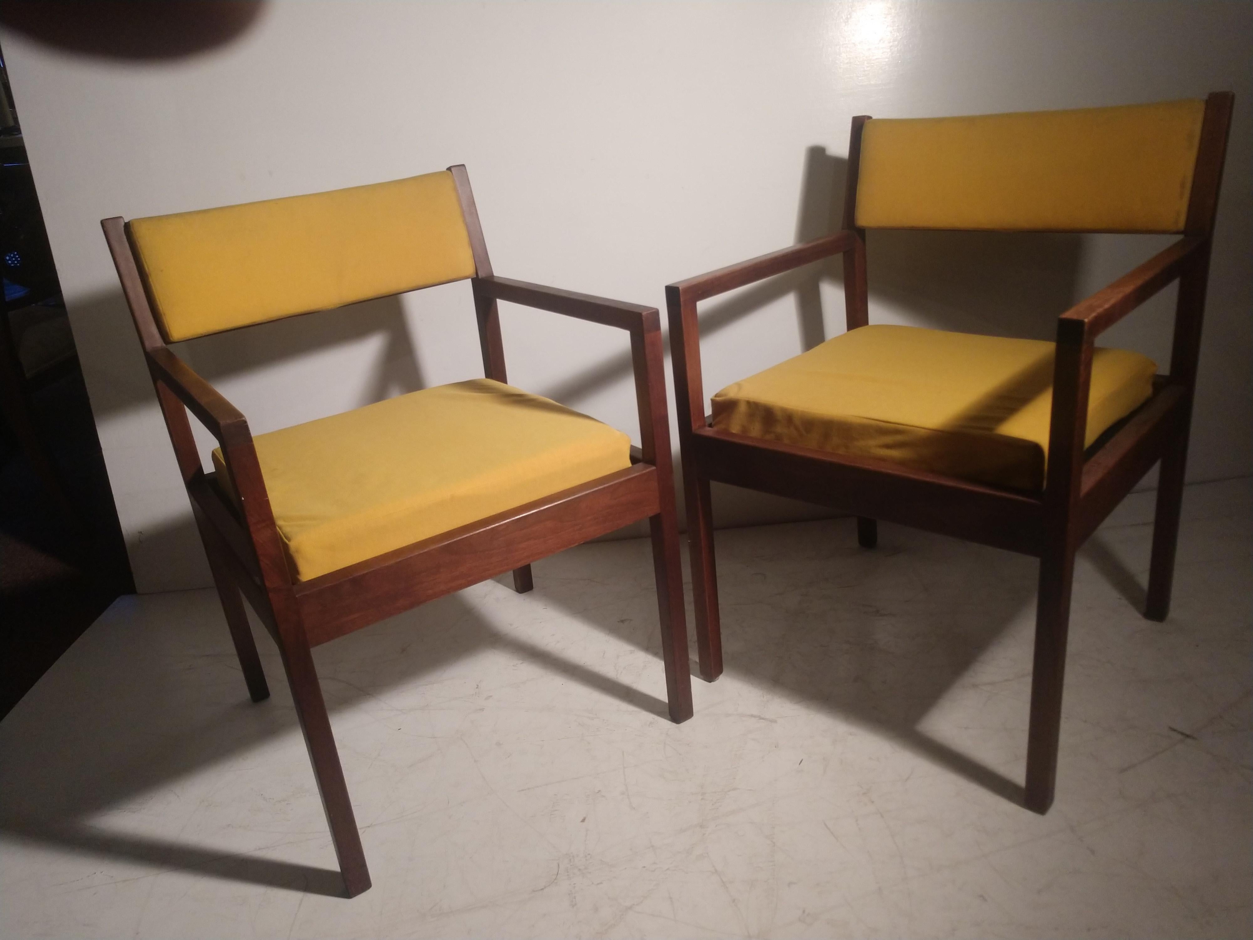 Pair of Mid-Century Modern Walnut Armchairs by George Nelson for Herman Miller 1