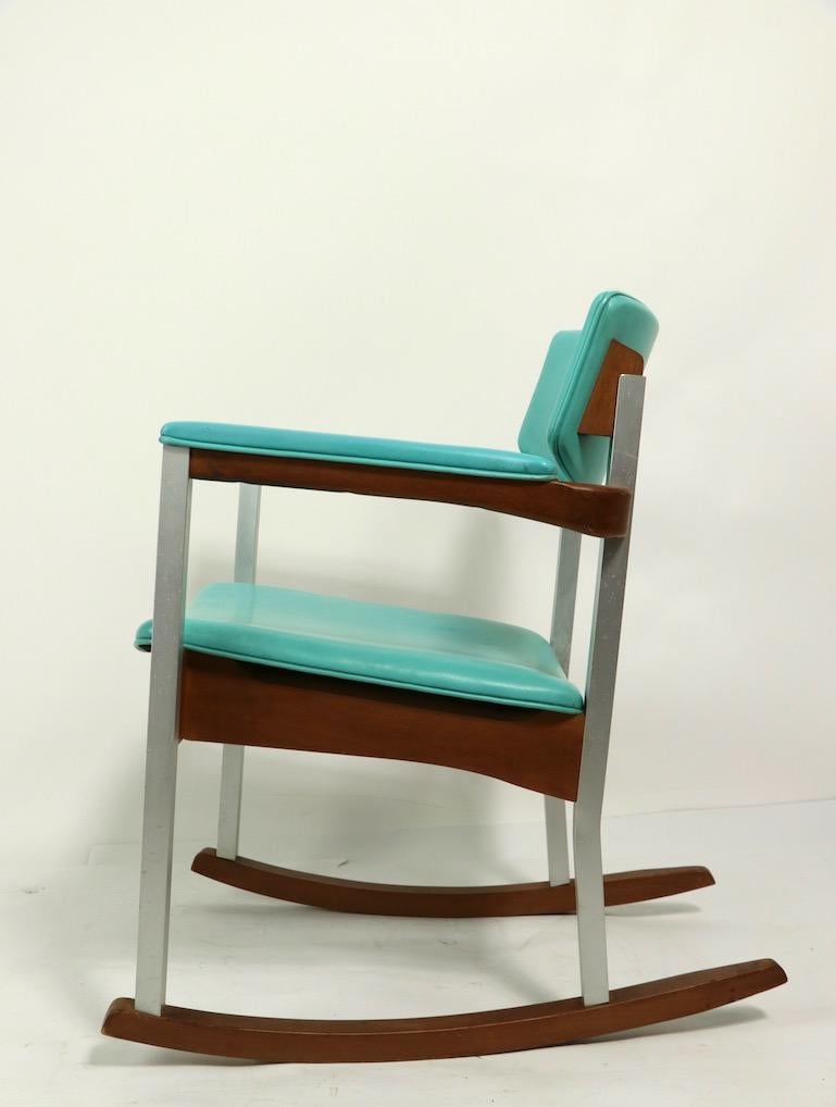 4 Mid Century Rocking Chairs by Thonet In Good Condition For Sale In New York, NY