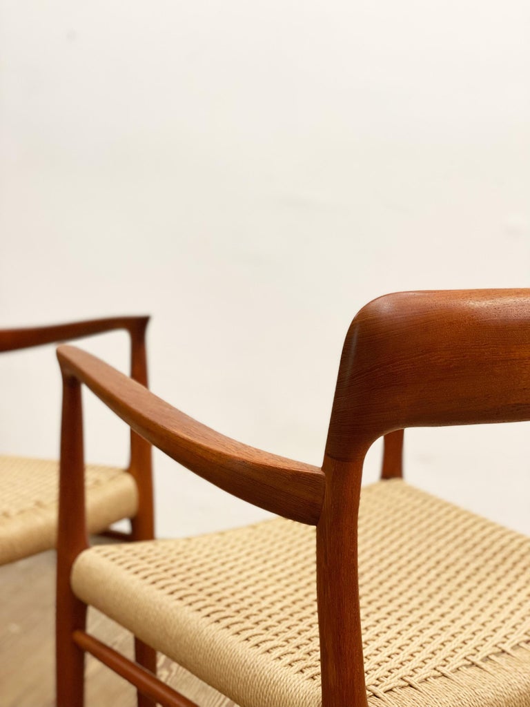 4 Mid-Century Teak Dining Chairs #56 by Niels O. Møller for J. L. Moller In Good Condition For Sale In München, Bavaria