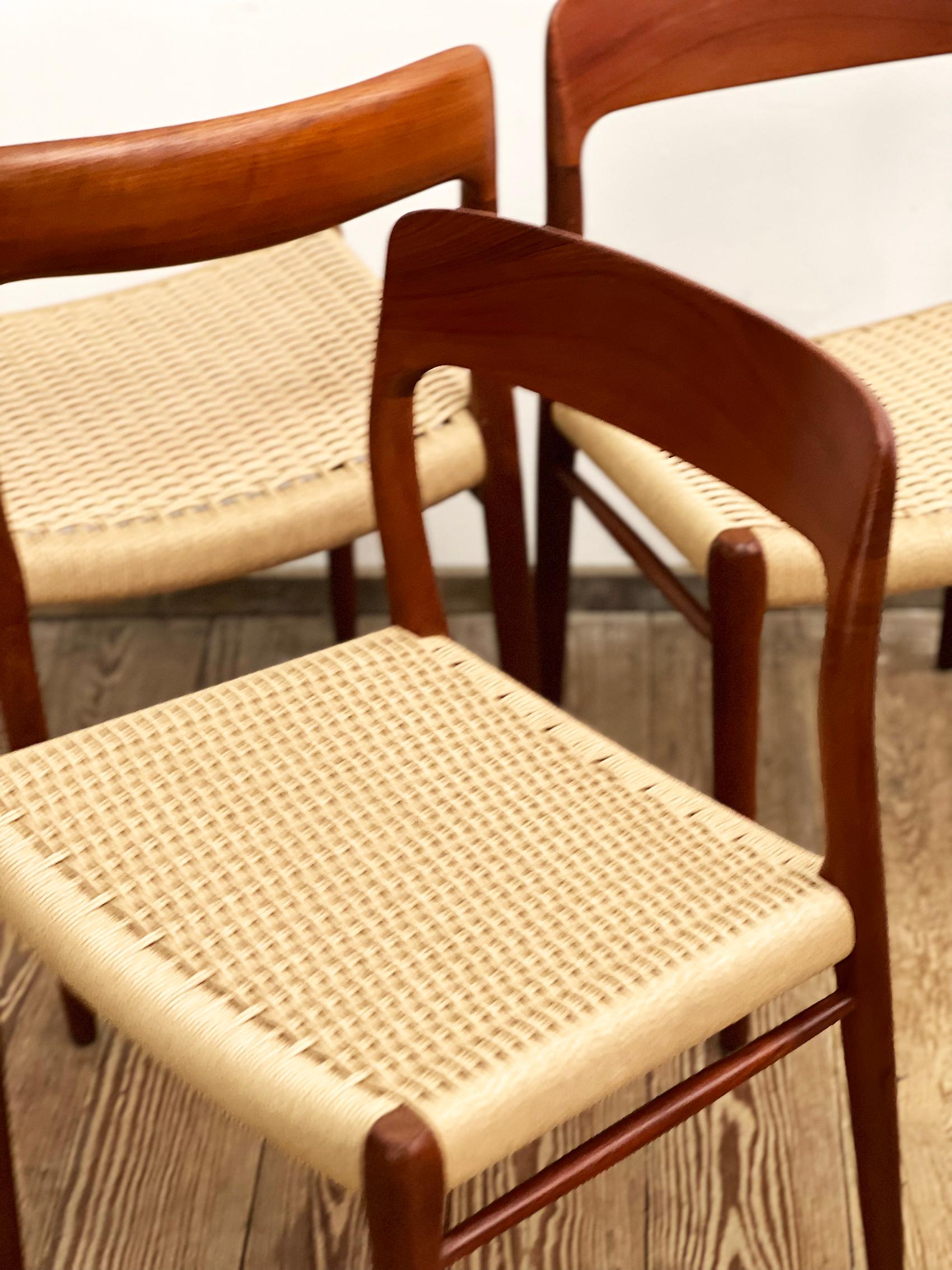 4 Midcentury Dining Chairs #75 in Teak, Danish Design, Niels Møller, J.L. Moller 6