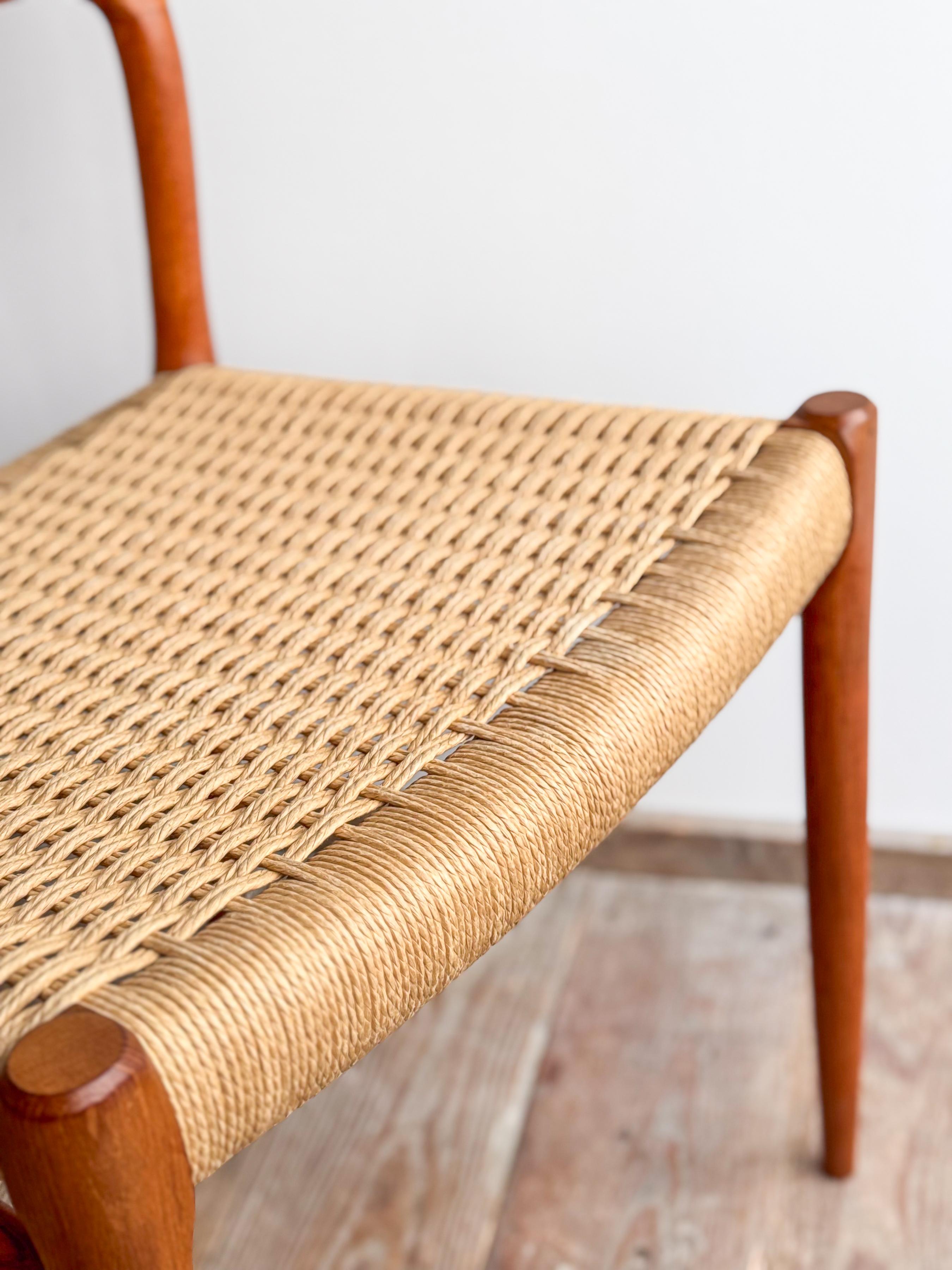 4 Midcentury Dining Chairs #75 in Teak, Danish Design, Niels Møller, J.L. Moller For Sale 10