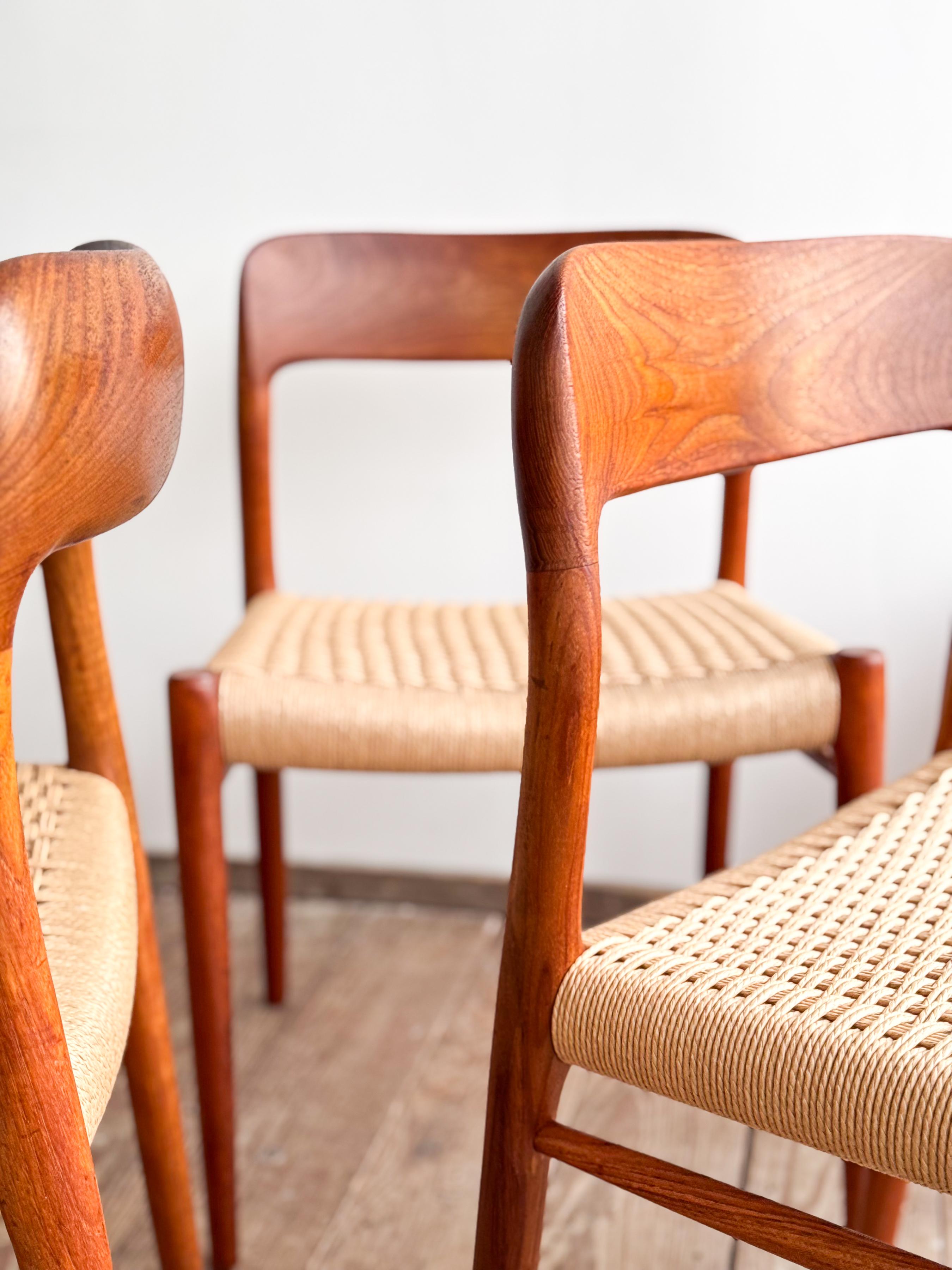 4 Midcentury Dining Chairs #75 in Teak, Danish Design, Niels Møller, J.L. Moller For Sale 11