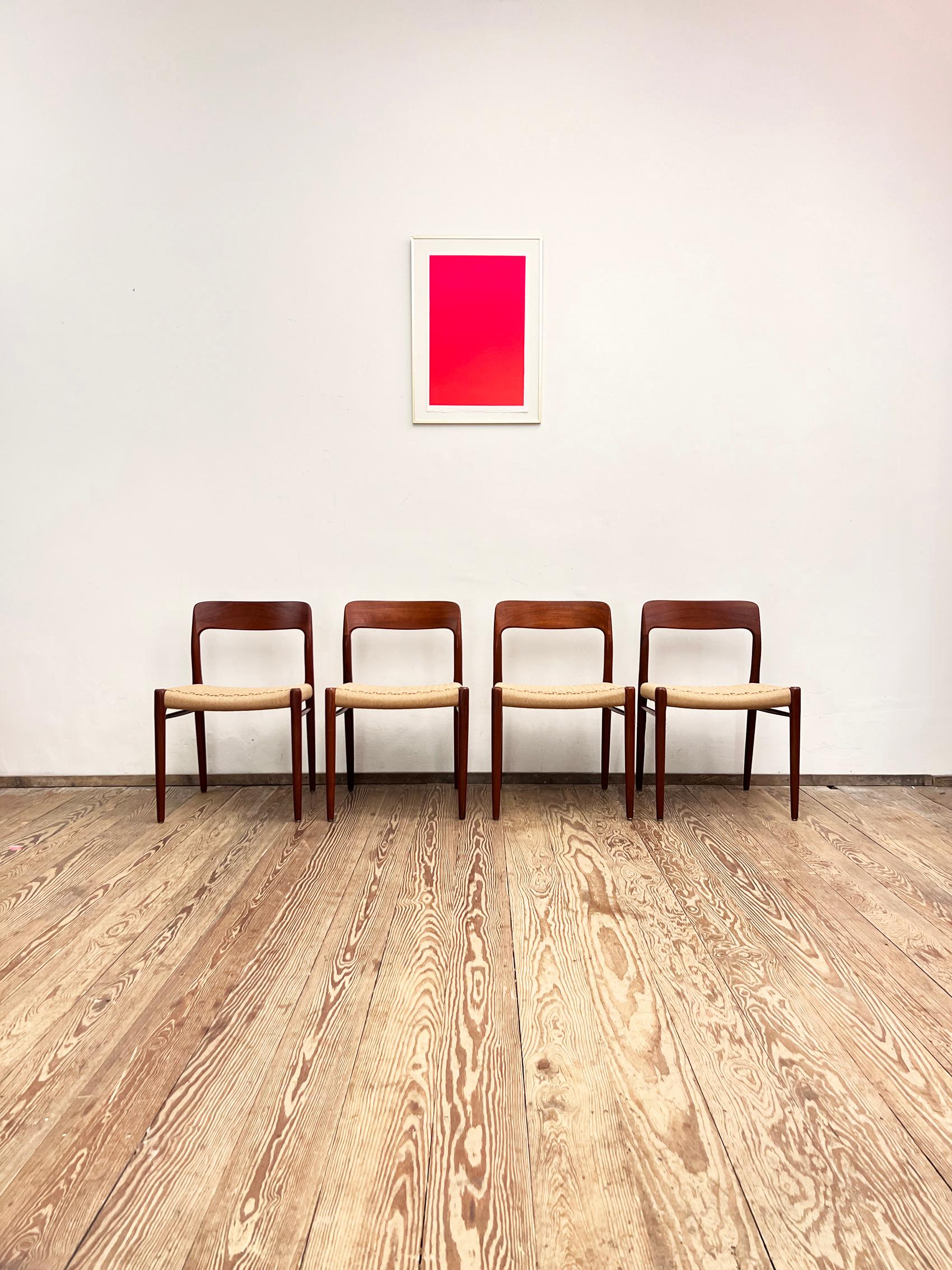 4 Midcentury Dining Chairs #75 in Teak, Danish Design, Niels Møller, J.L. Moller In Good Condition In München, Bavaria