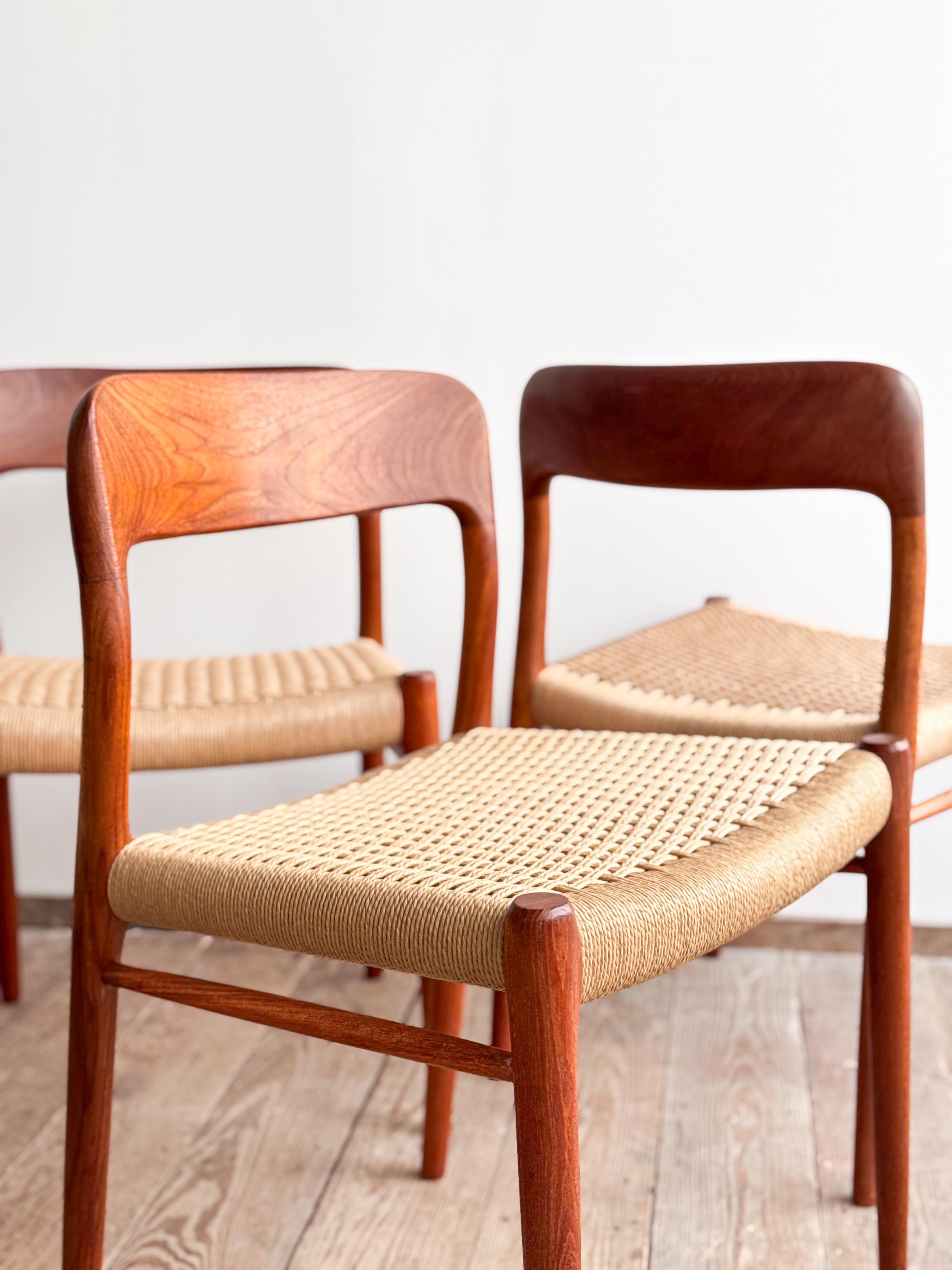 4 Midcentury Dining Chairs #75 in Teak, Danish Design, Niels Møller, J.L. Moller For Sale 1