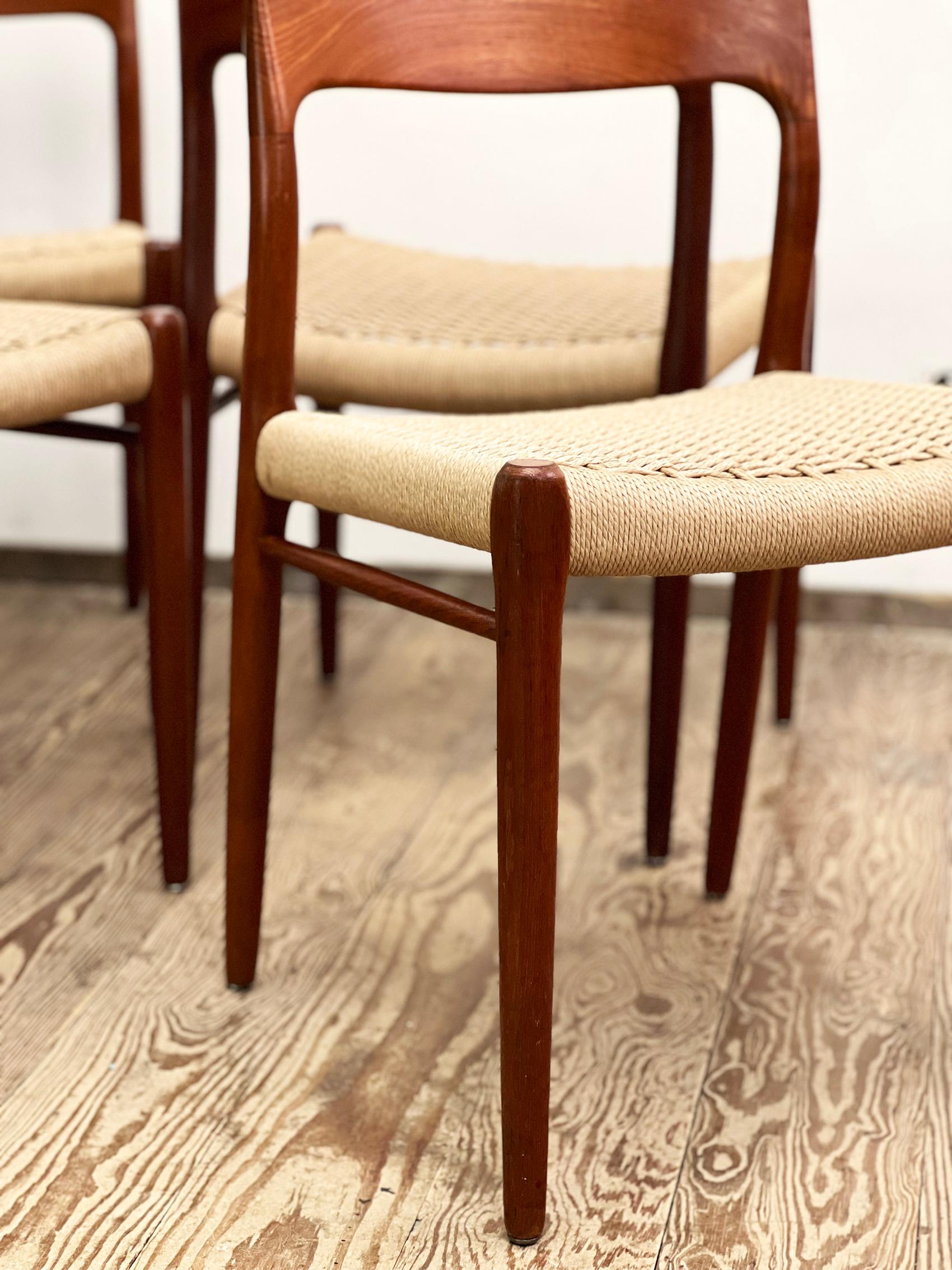4 Midcentury Dining Chairs #75 in Teak, Danish Design, Niels Møller, J.L. Moller 2