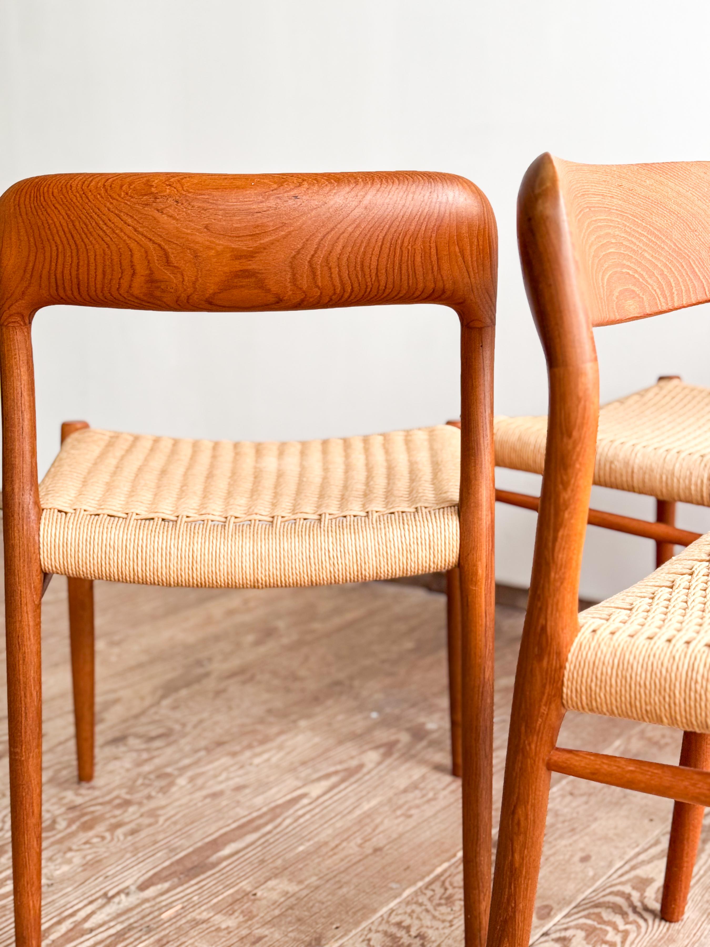4 Midcentury Dining Chairs #75 in Teak, Danish Design, Niels Møller, J.L. Moller For Sale 2