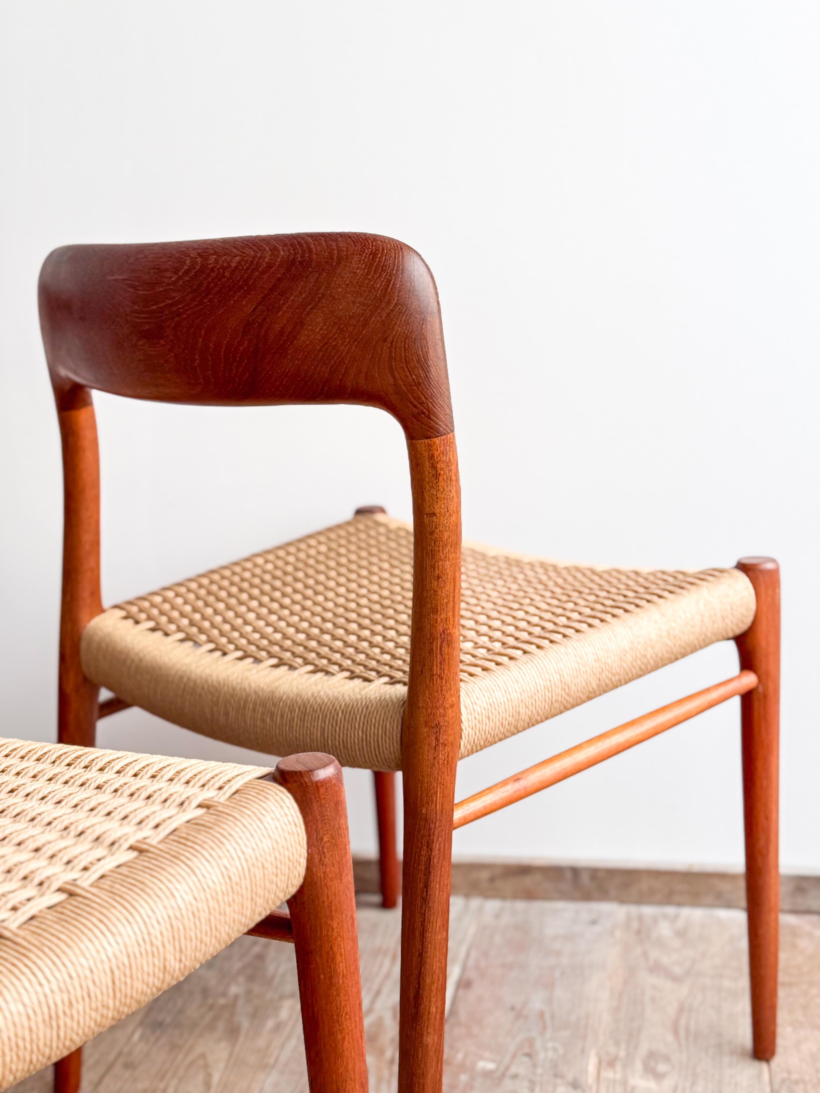 4 Midcentury Dining Chairs #75 in Teak, Danish Design, Niels Møller, J.L. Moller For Sale 2