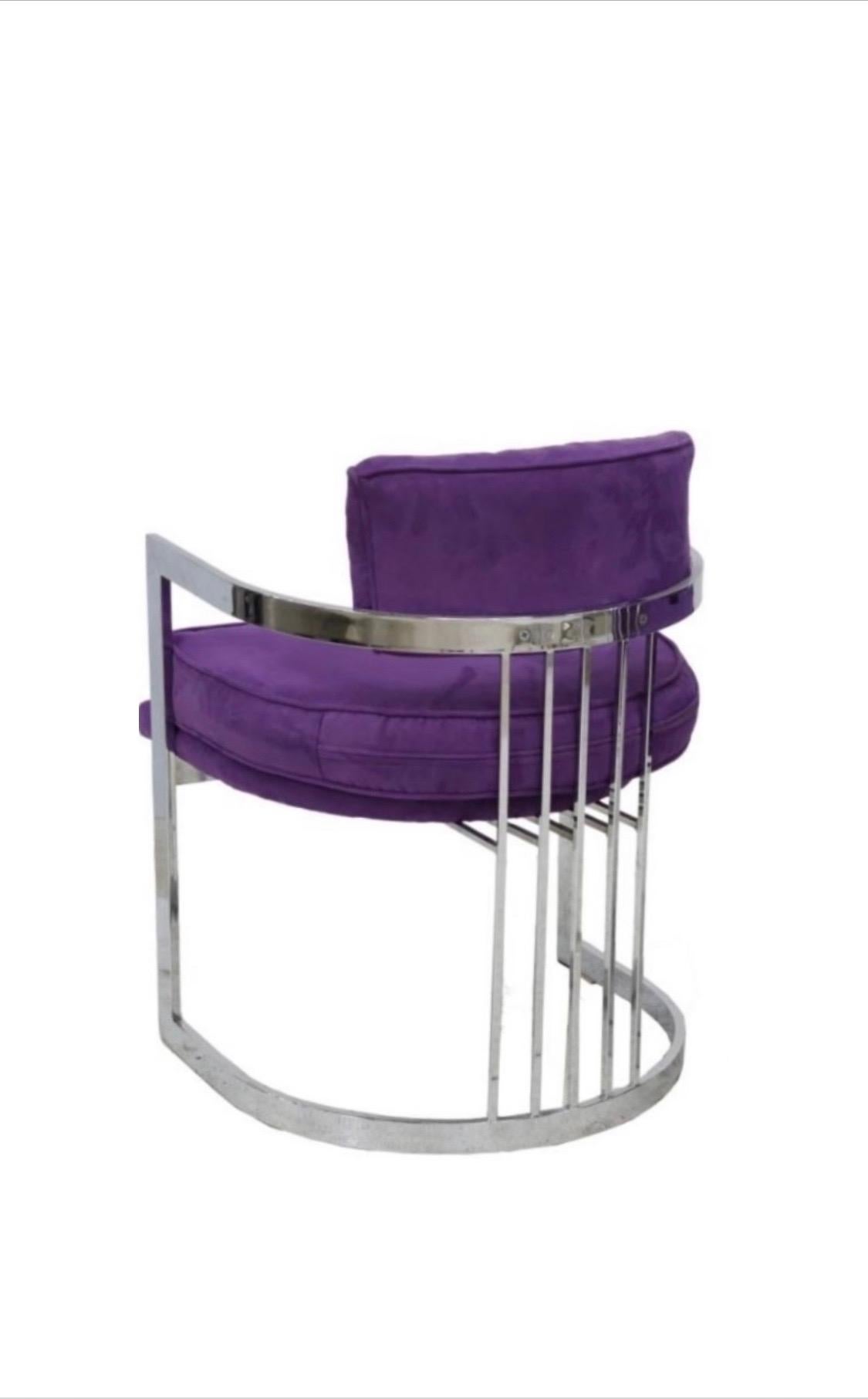 Fait main 4 chaises Milo Baughman en chrome et tapisserie violette  en vente
