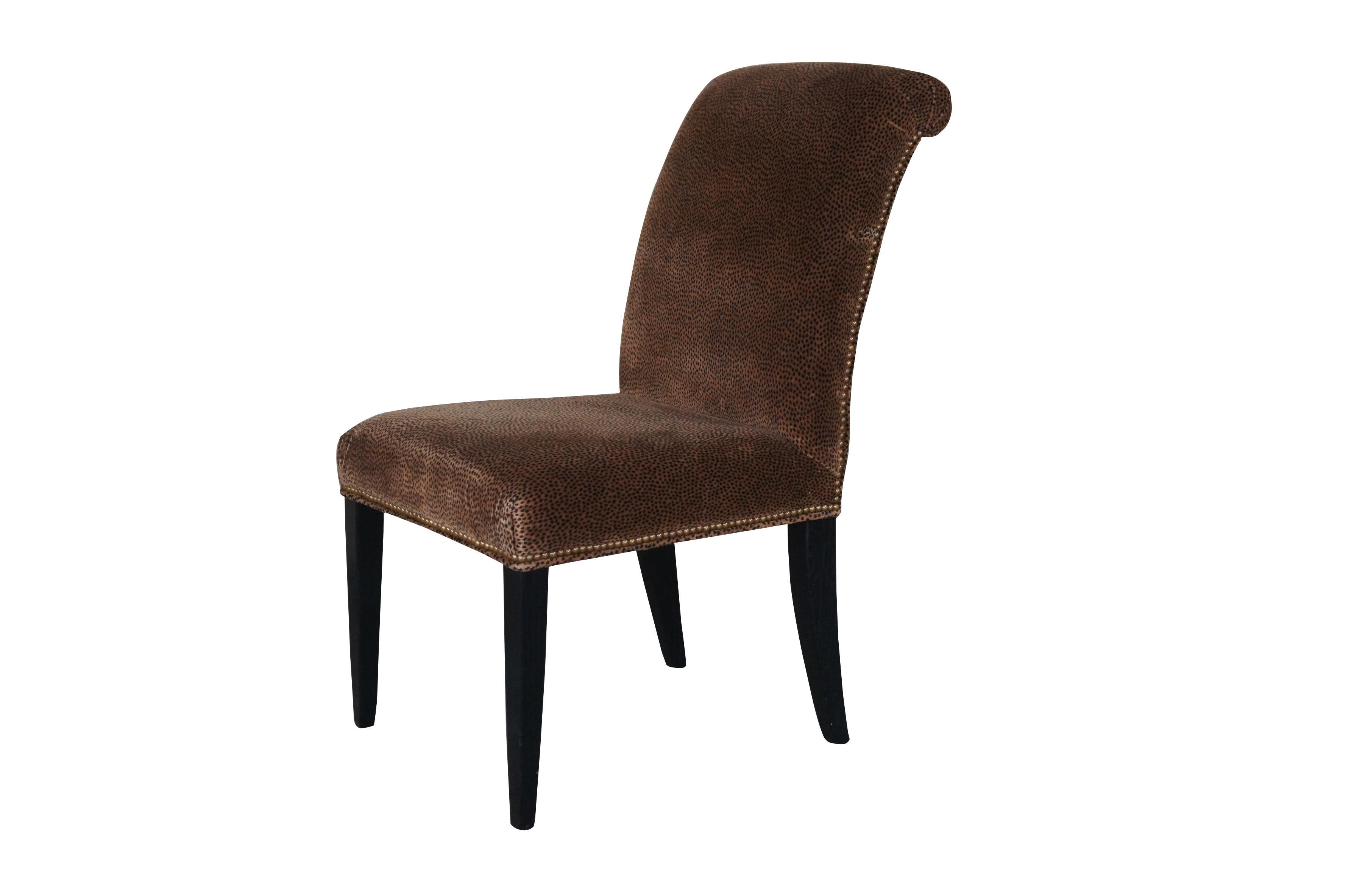 Moderne 4 Chaises de salle à manger Modernity Upholstered Nailhead Parsons Rolled Back Oak Side Dining Chairs en vente