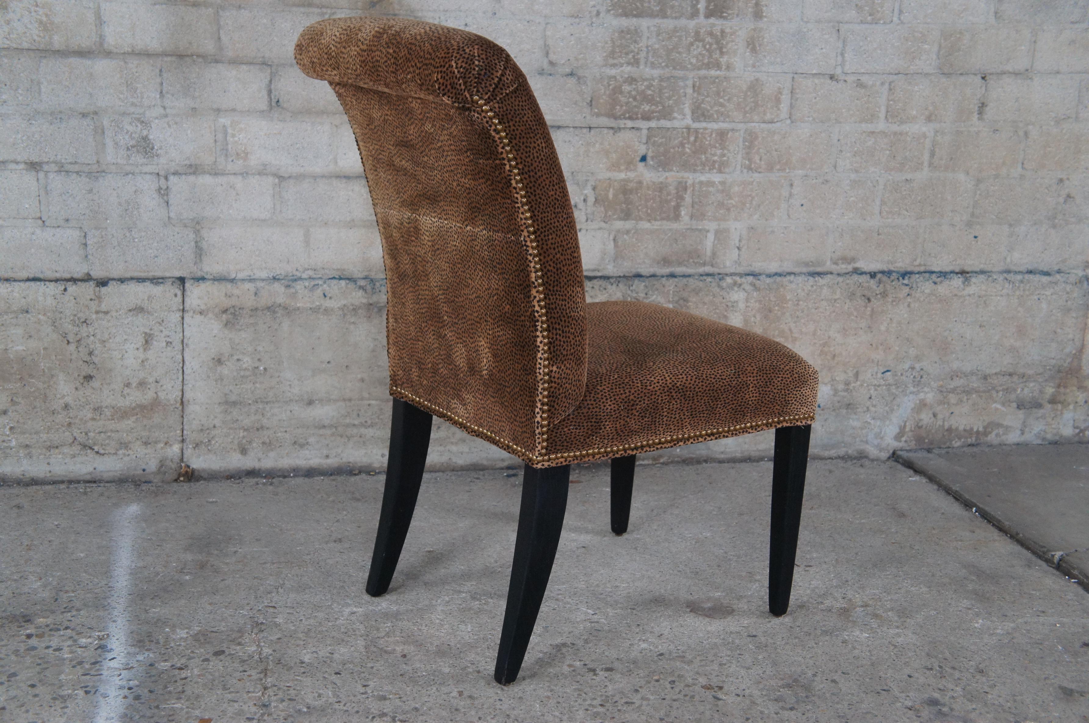 Tissu d'ameublement 4 Chaises de salle à manger Modernity Upholstered Nailhead Parsons Rolled Back Oak Side Dining Chairs en vente