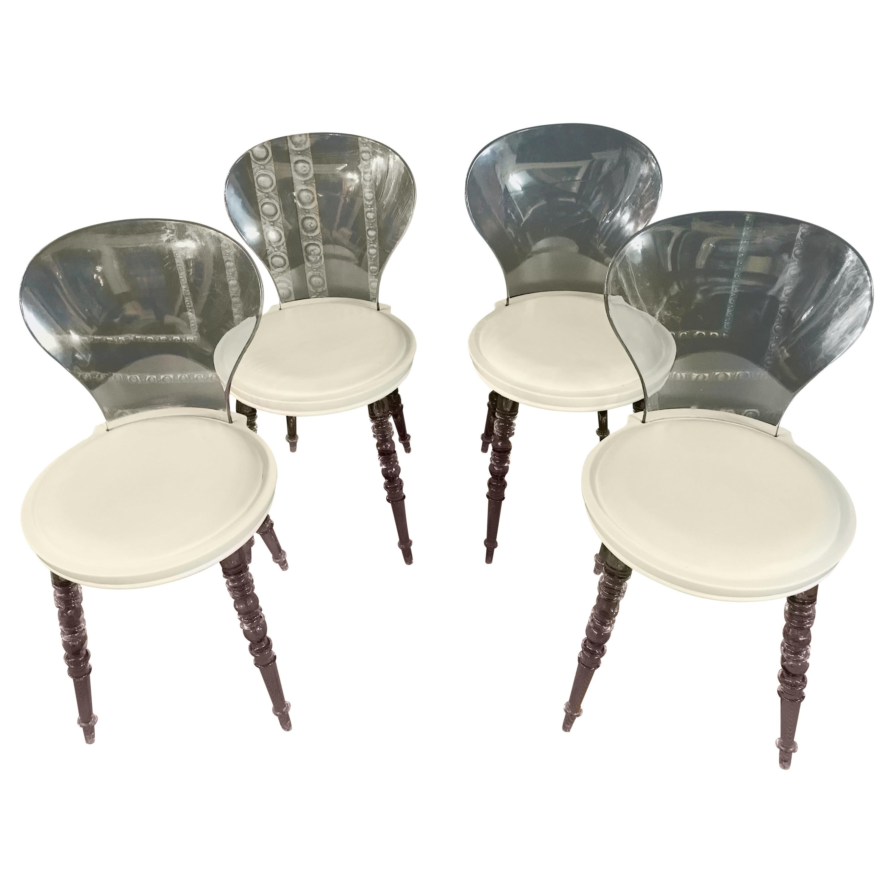 4 chaises de salle à manger et fauteuil d'appoint en lucite de style moderne avec tapisserie en cuir blanc ciel