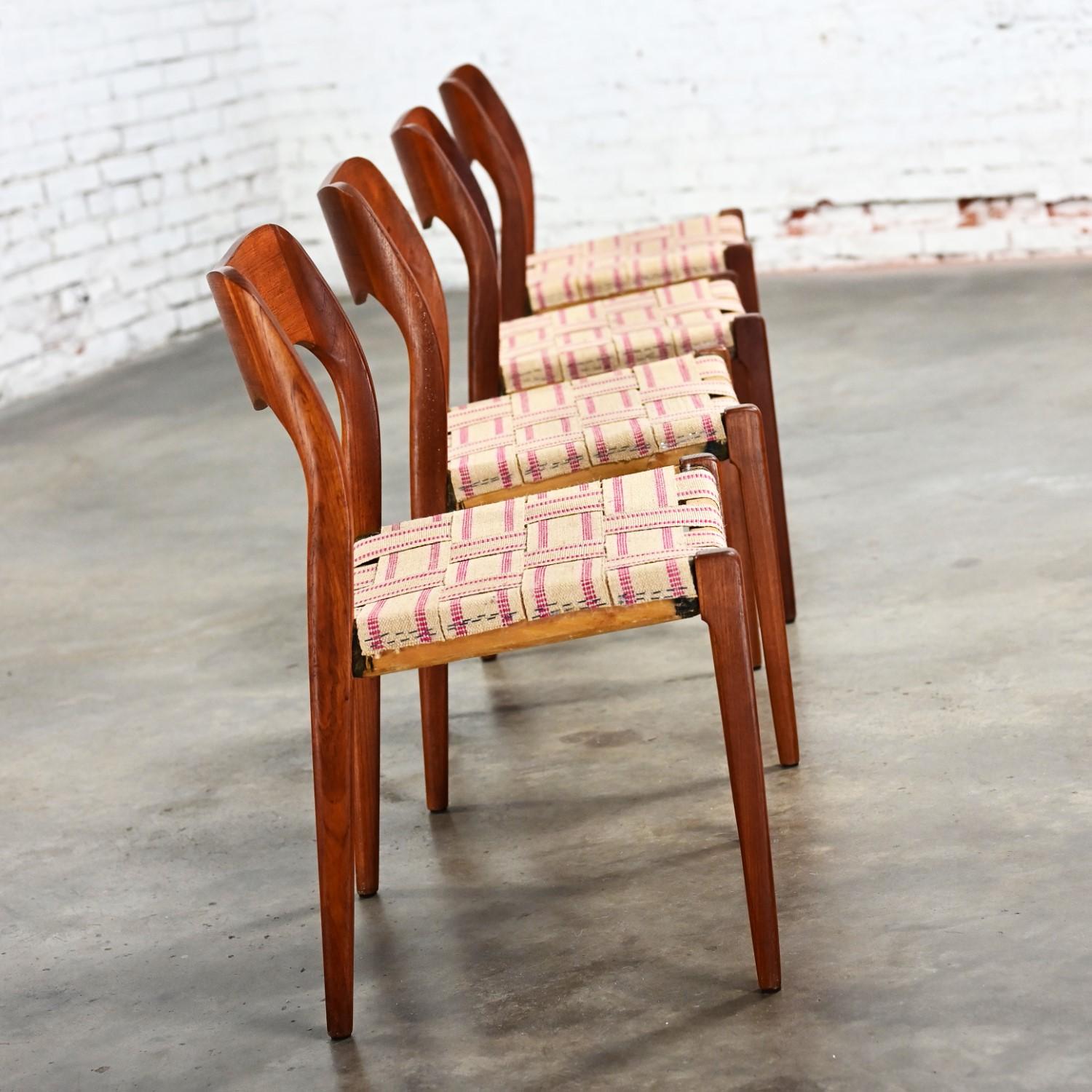 Danese 4 Sedie da pranzo in teak Neils O Moller Scandinavian Modern Modello 71 Non rivestite in vendita