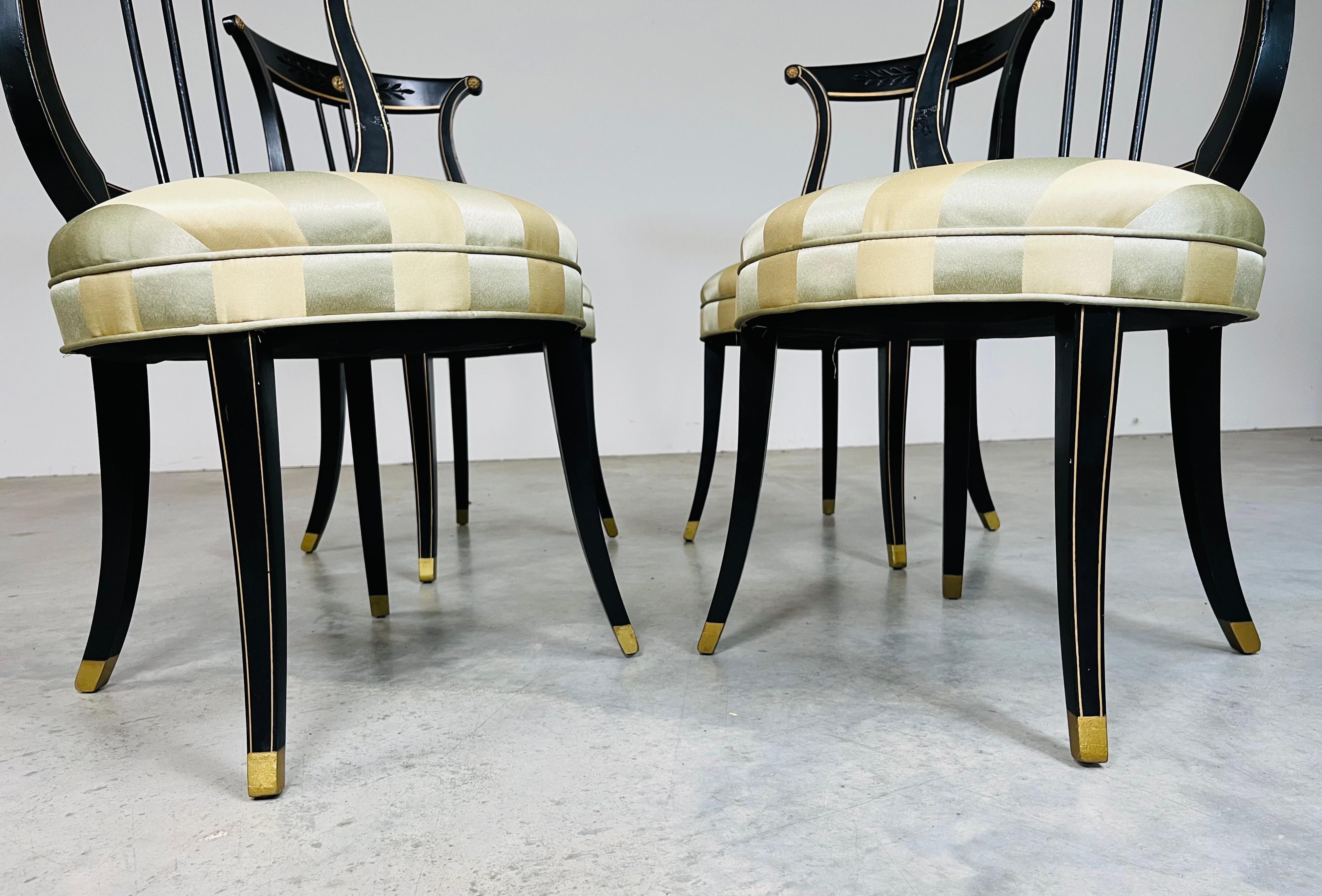 4 Chaises d'appoint néoclassiques à dossier en forme de lyre, en satin noir et or, années 1920 en vente 3
