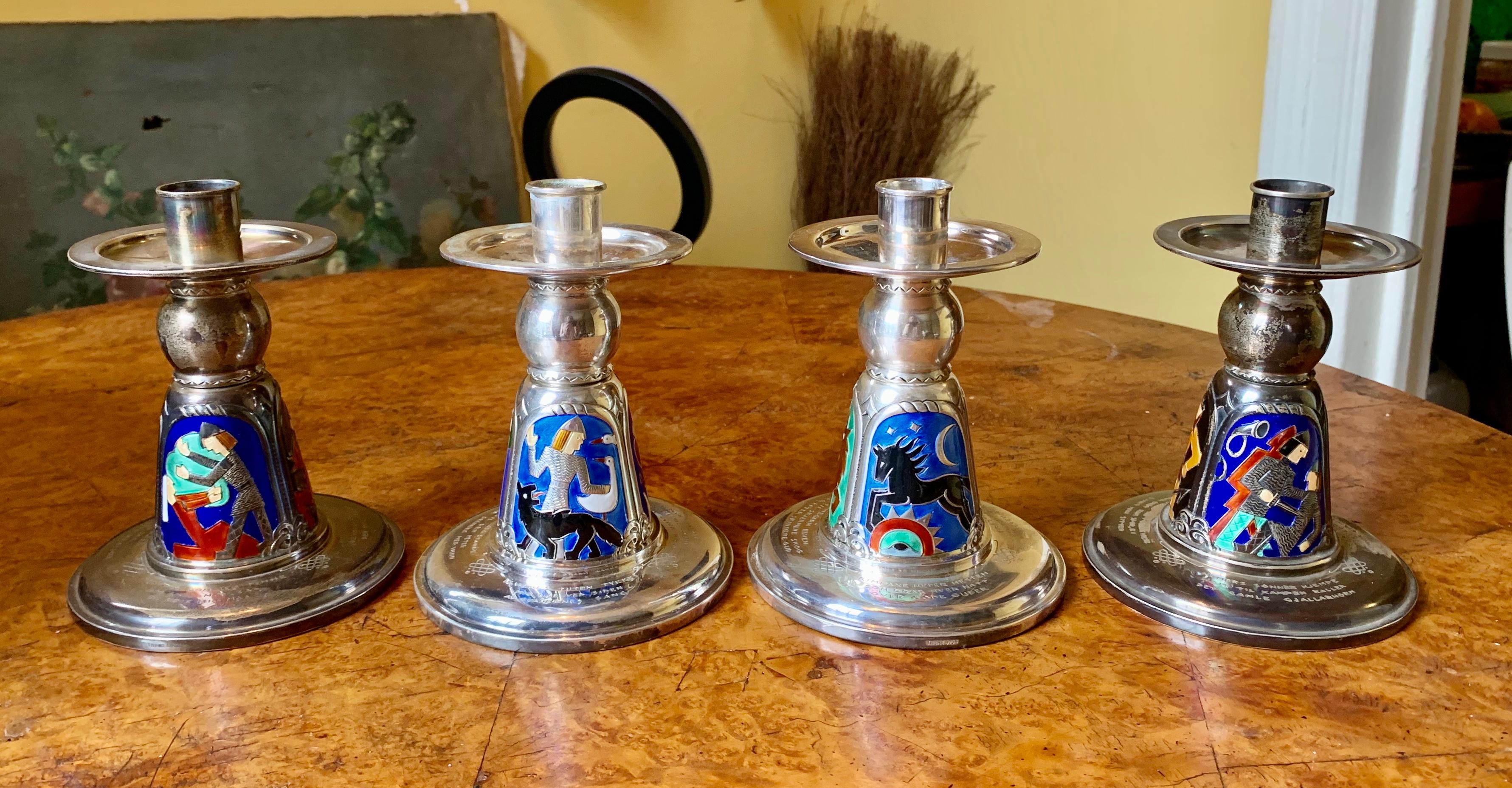 4 norwegische modernistische Kerzenständer aus Emaille und Sterlingsilber N.M.Thune Viking Norse (Modernistisch) im Angebot