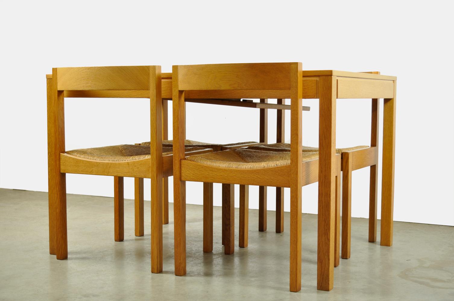 Mid-Century Modern 4 oak chairs and matching extendable table by Gerard Geytenbeek