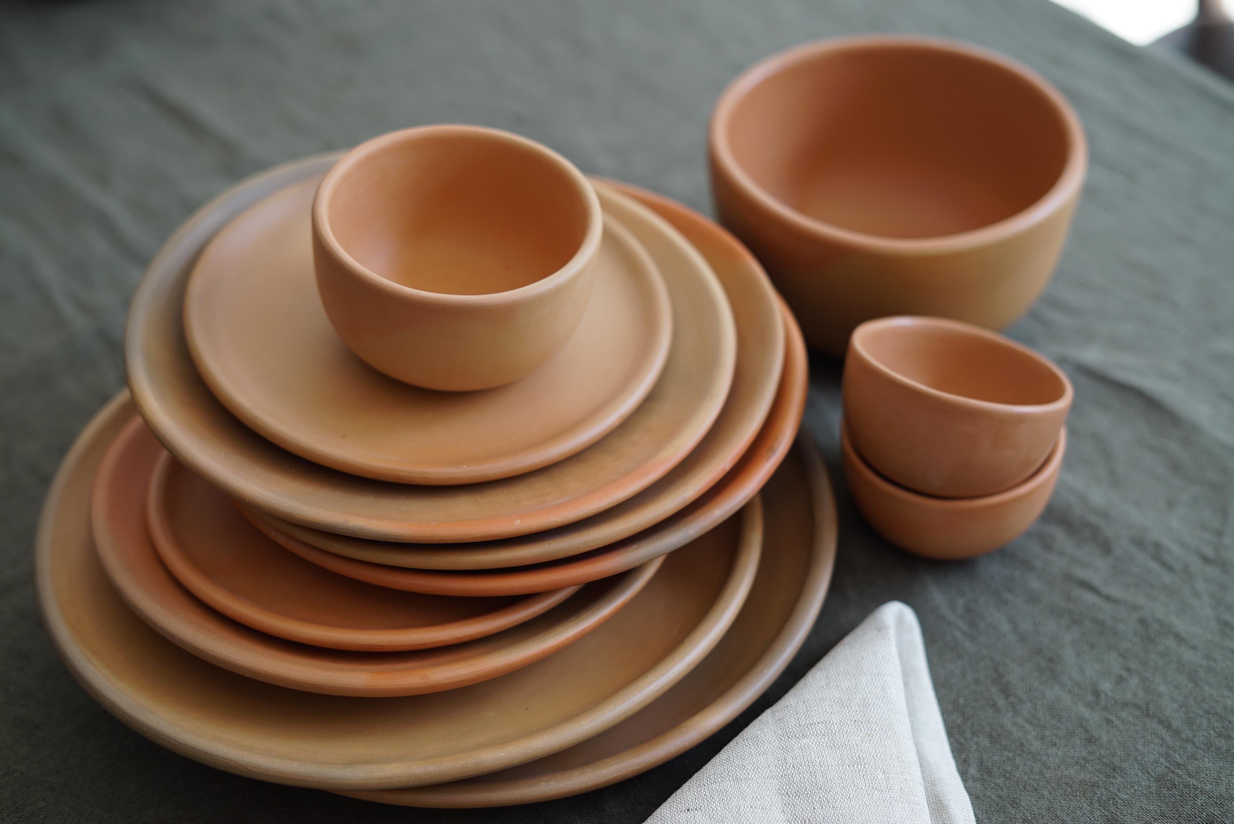 Contemporary 4 Oaxacan Natural Clay Dinner Plates Handmade Tableware Oaxacan Pottery For Sale