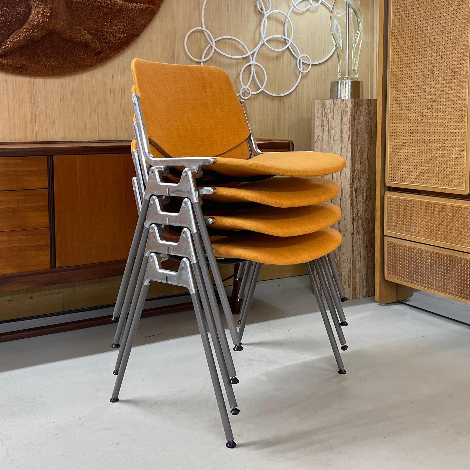 Mid-Century Modern 4 Orange Giancarlo Piretti for Castelli DSC 106 Stacking Chairs Made in Italy