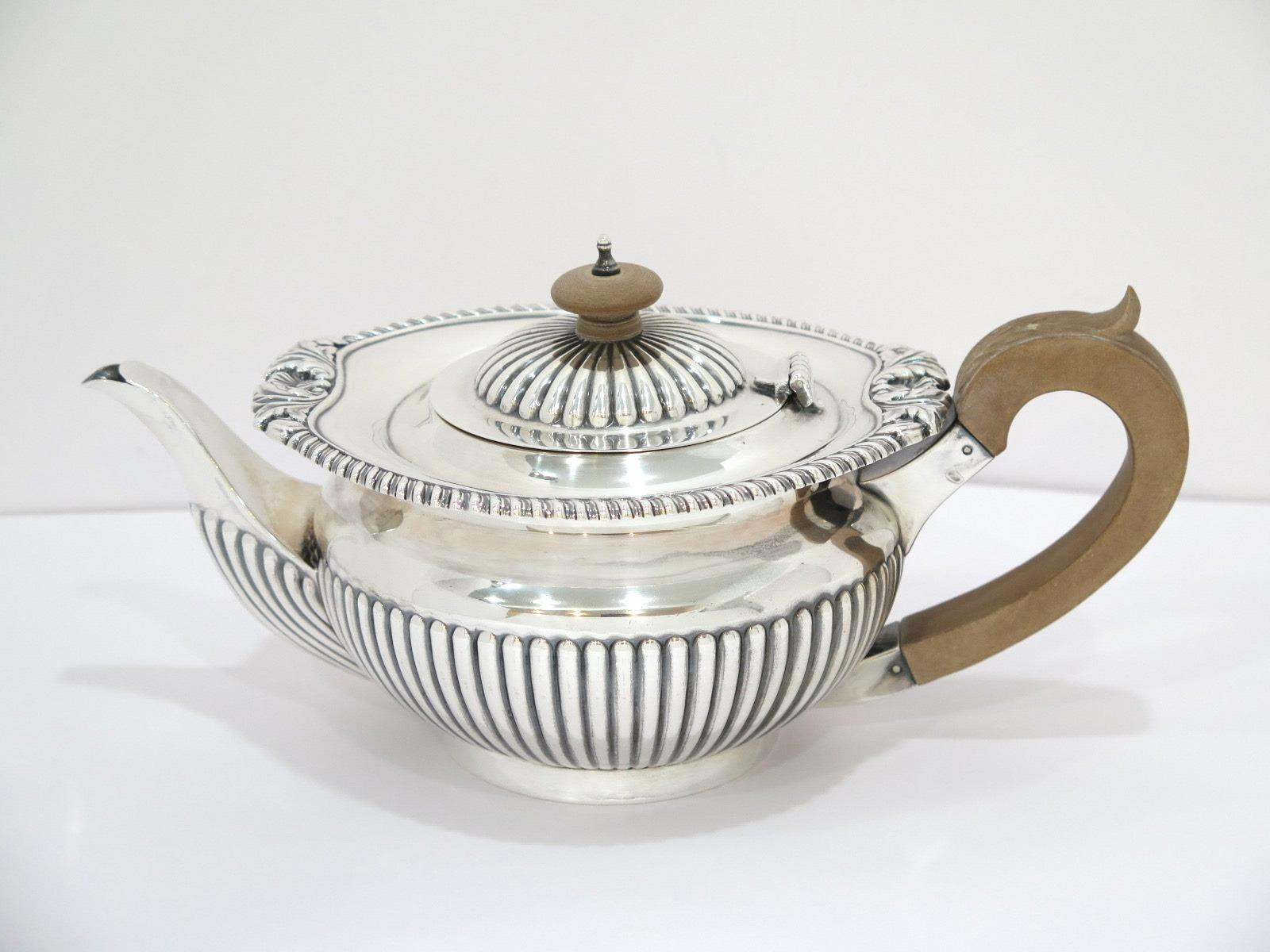 Milieu du XXe siècle 4 Pс Sterling Silver Wood Israel Freeman & Son Vintage Tea / Coffee Set en vente