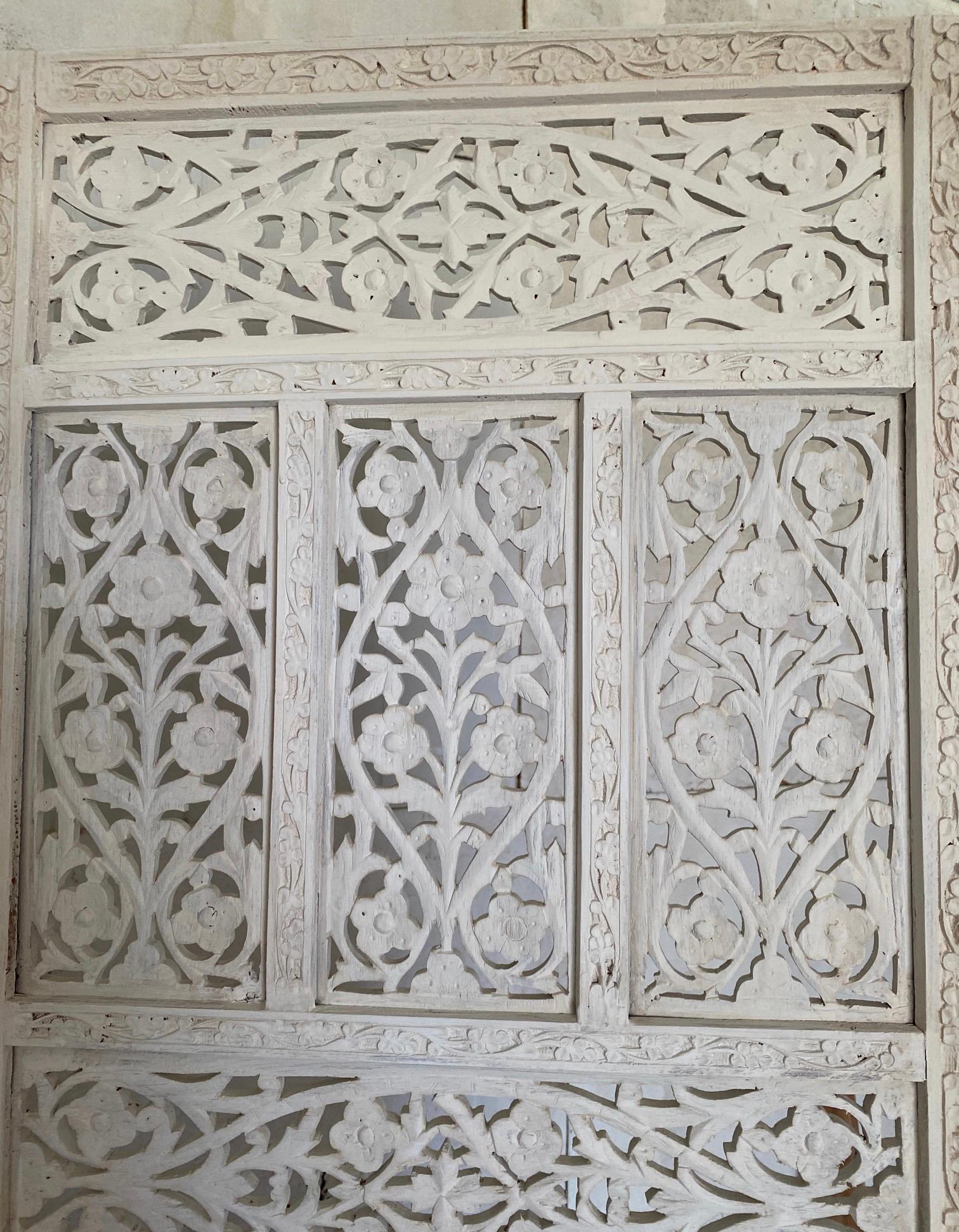4 Panel Anglo Indian White Washed Folding Screen In Good Condition For Sale In Sheffield, MA