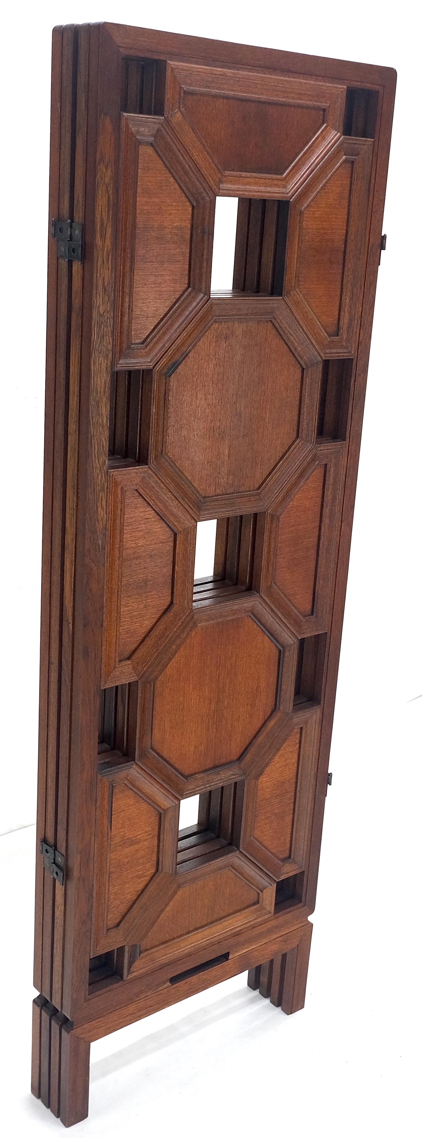 4 Panel Honey Comb Checker Board Style geschnitzt Teak Bildschirm Raumteiler MINT! im Angebot 3